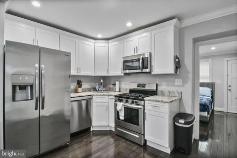 MLS: DCDC2195864