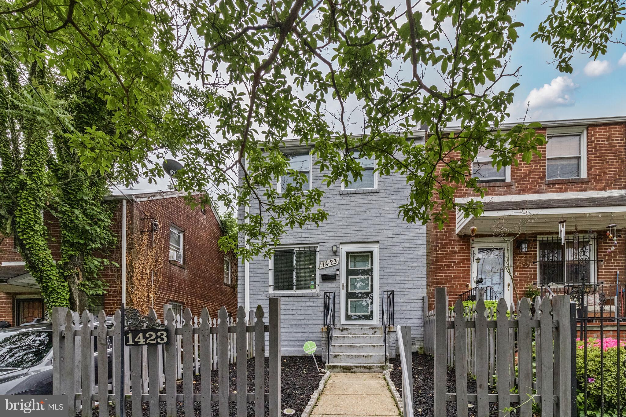 1423 HOWARD ROAD SE