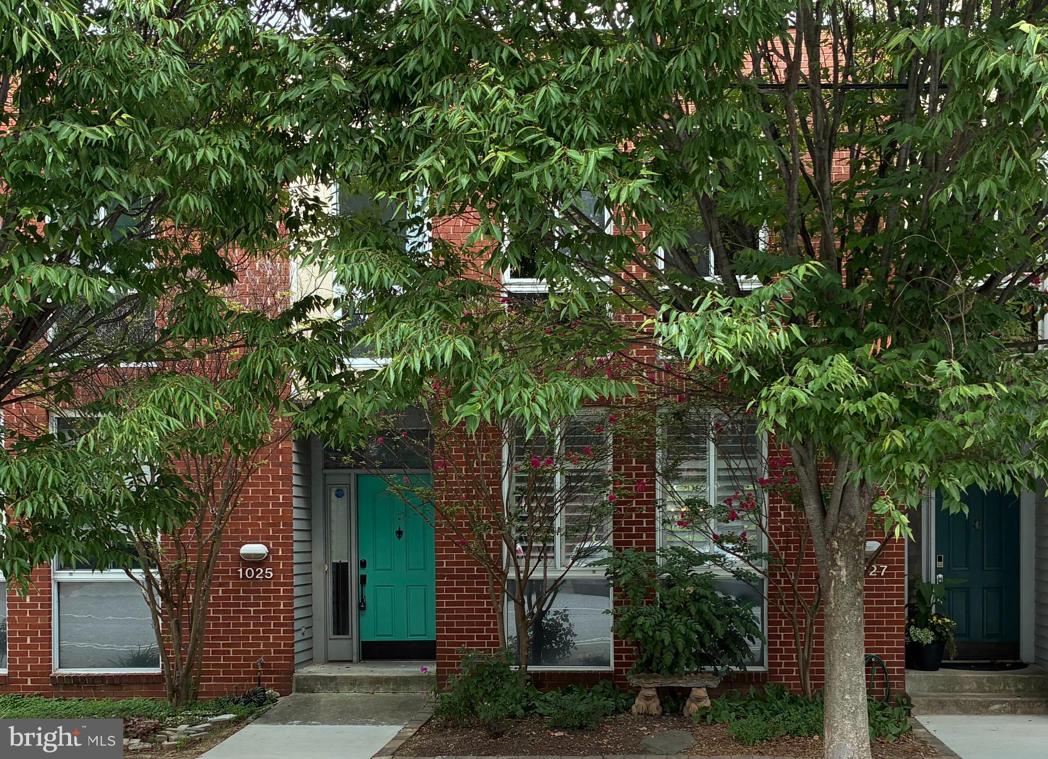 1025 COVINGTON STREET