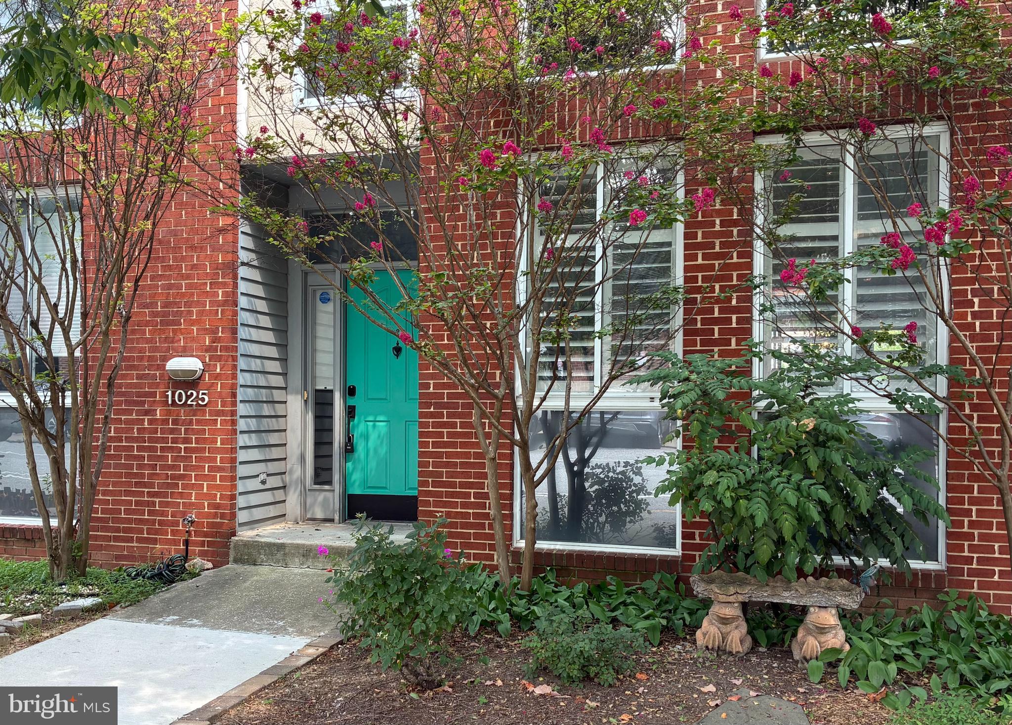 1025 COVINGTON STREET