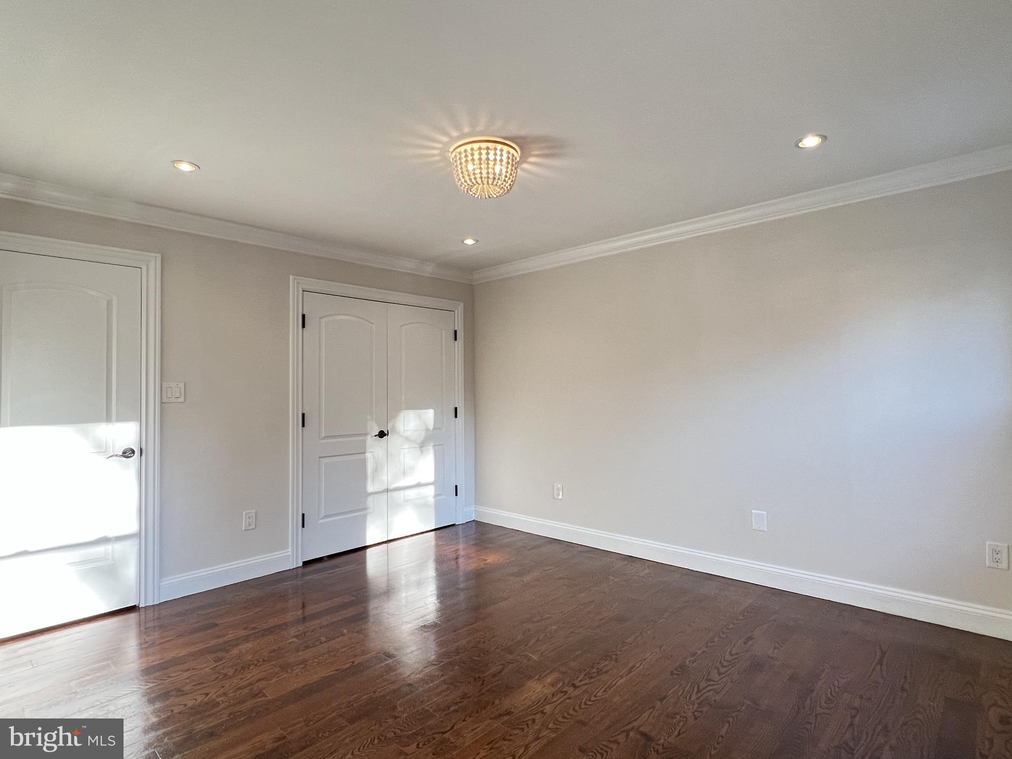 FLOWER HILL - Residential