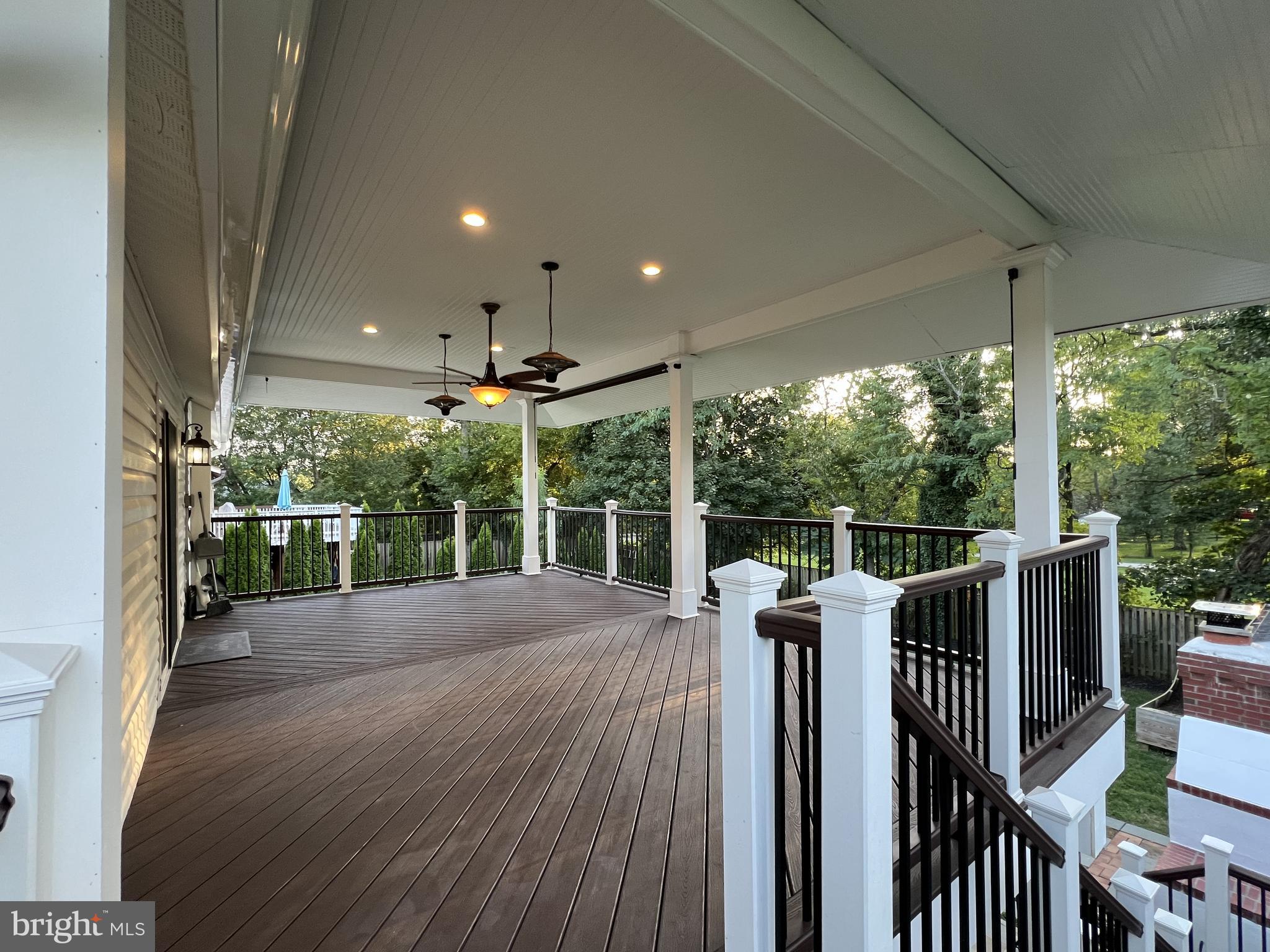 FLOWER HILL - Residential