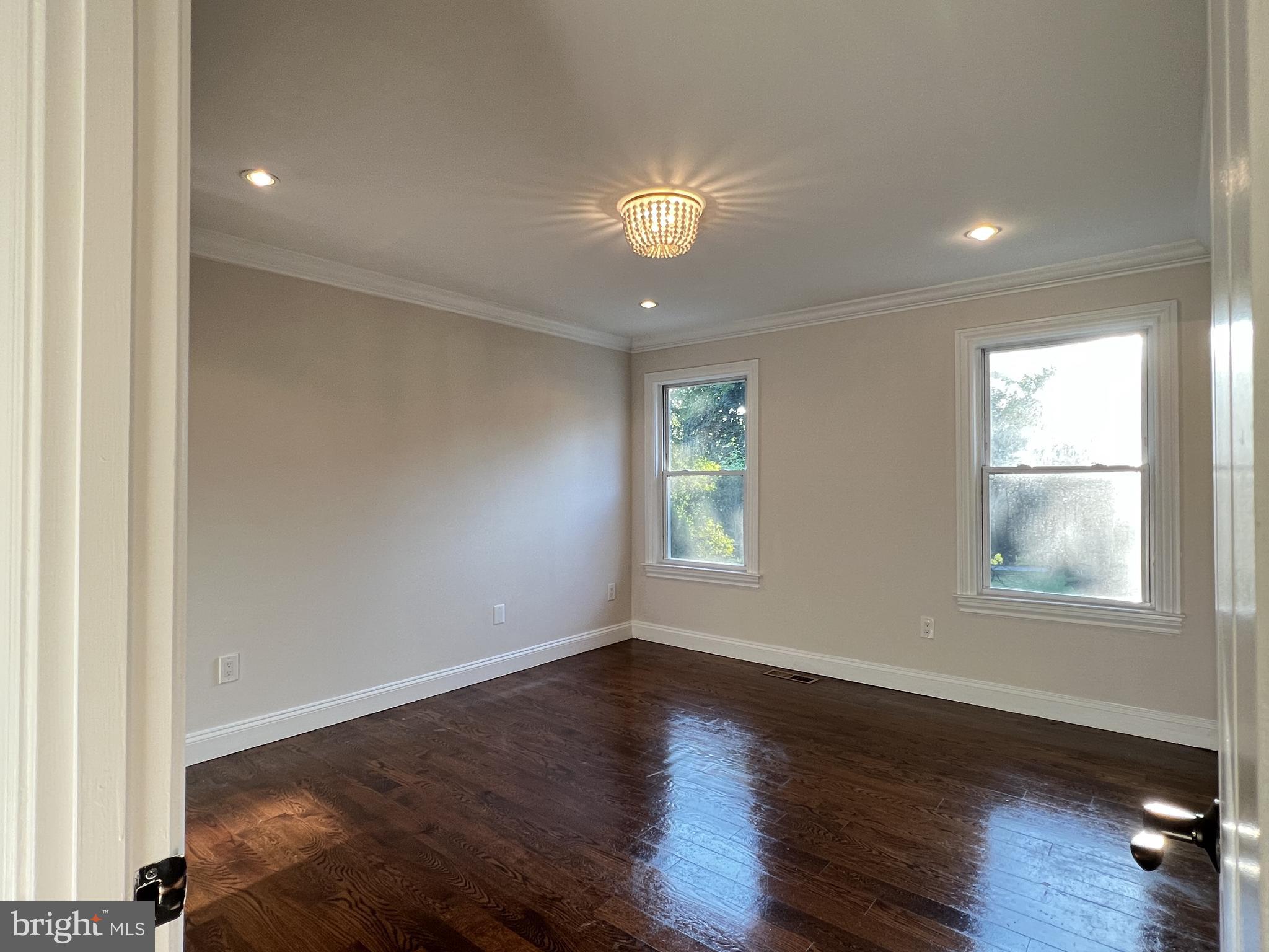 FLOWER HILL - Residential