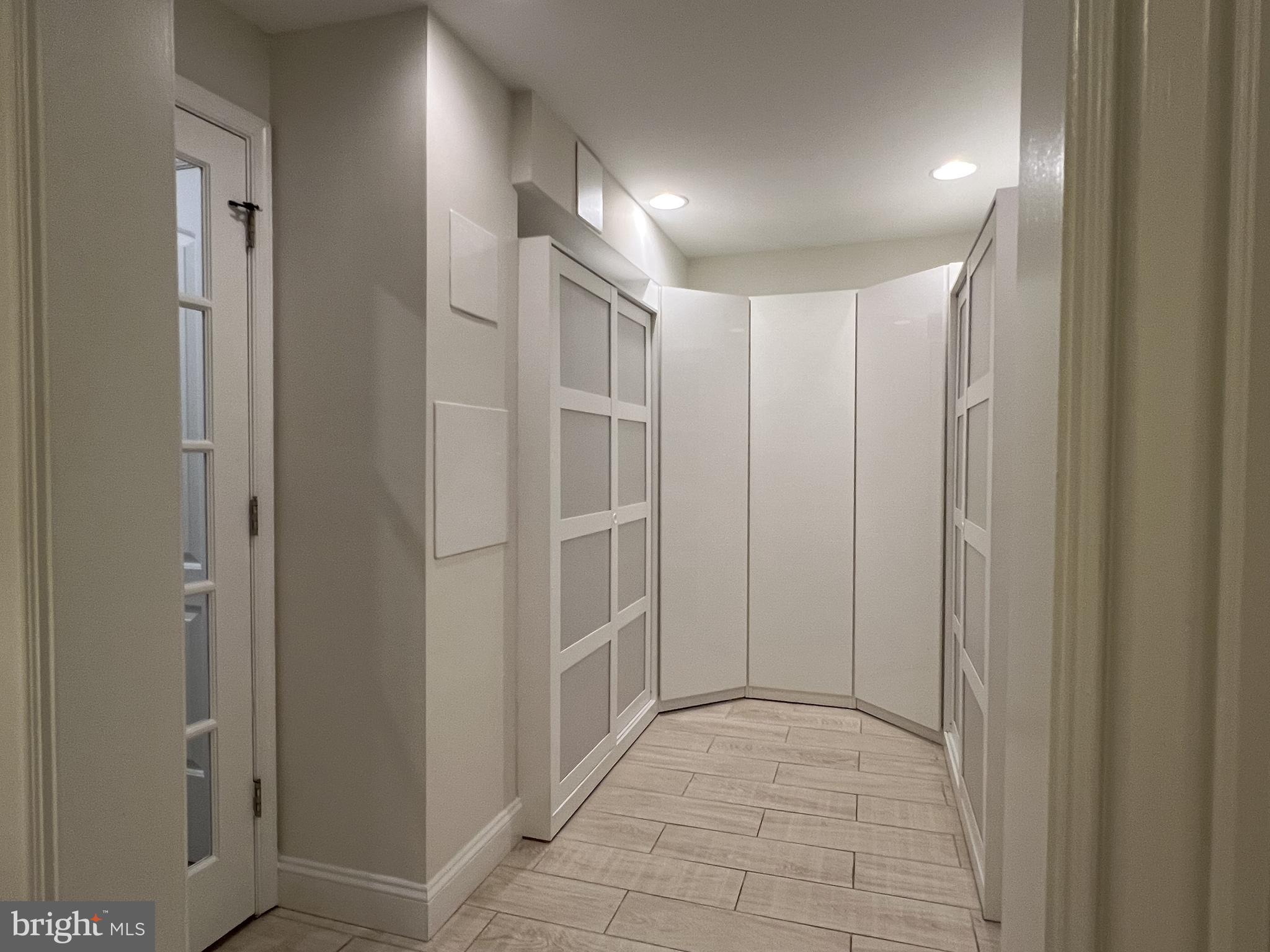 FLOWER HILL - Residential