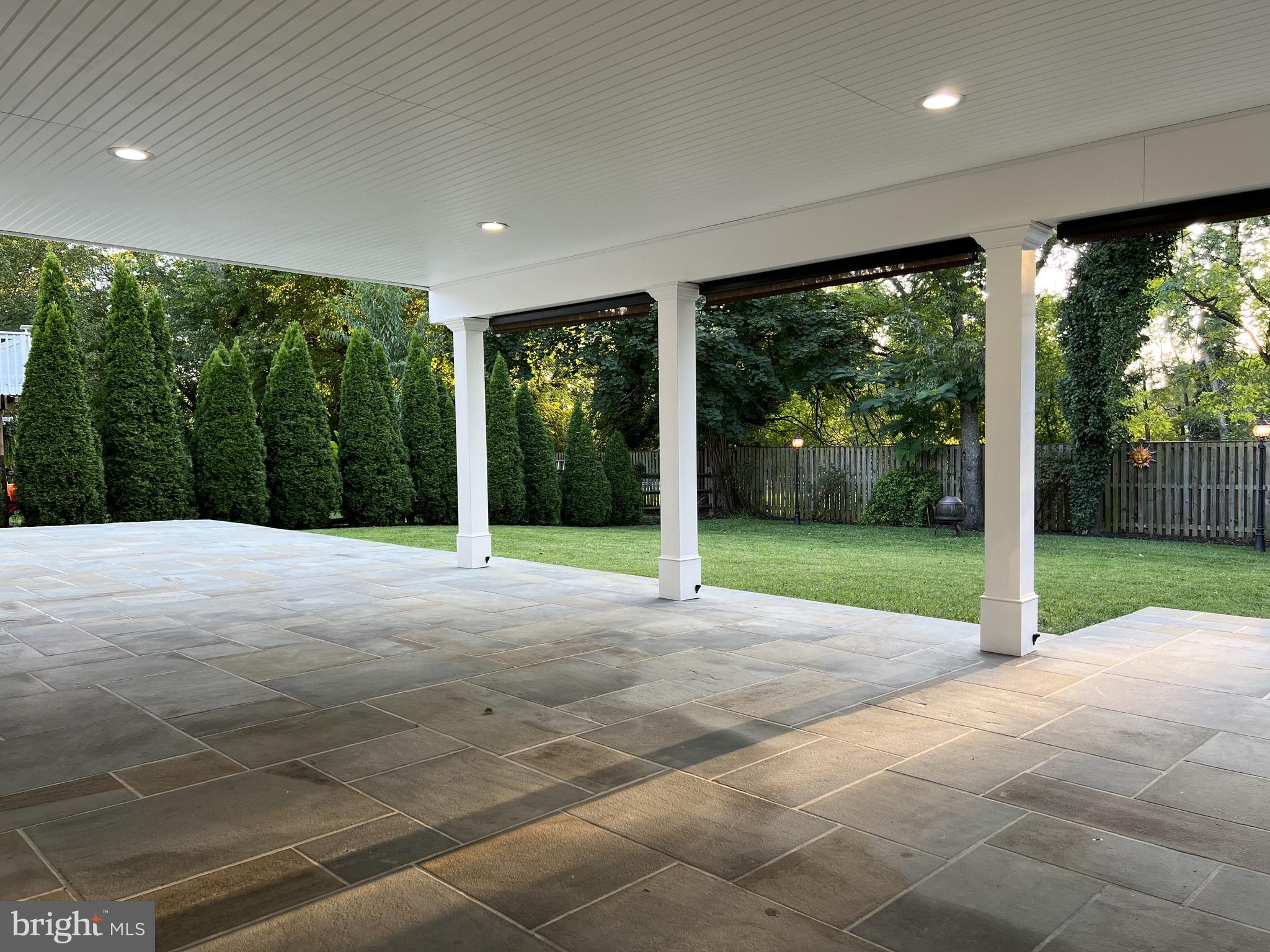 FLOWER HILL - Residential