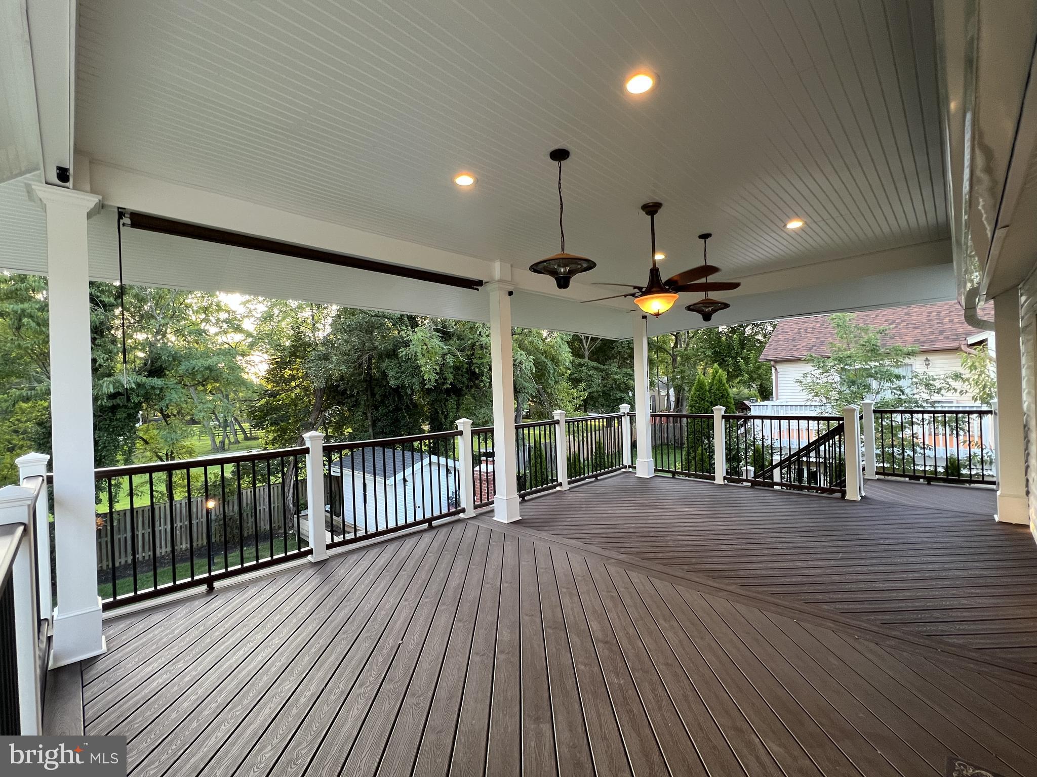 FLOWER HILL - Residential