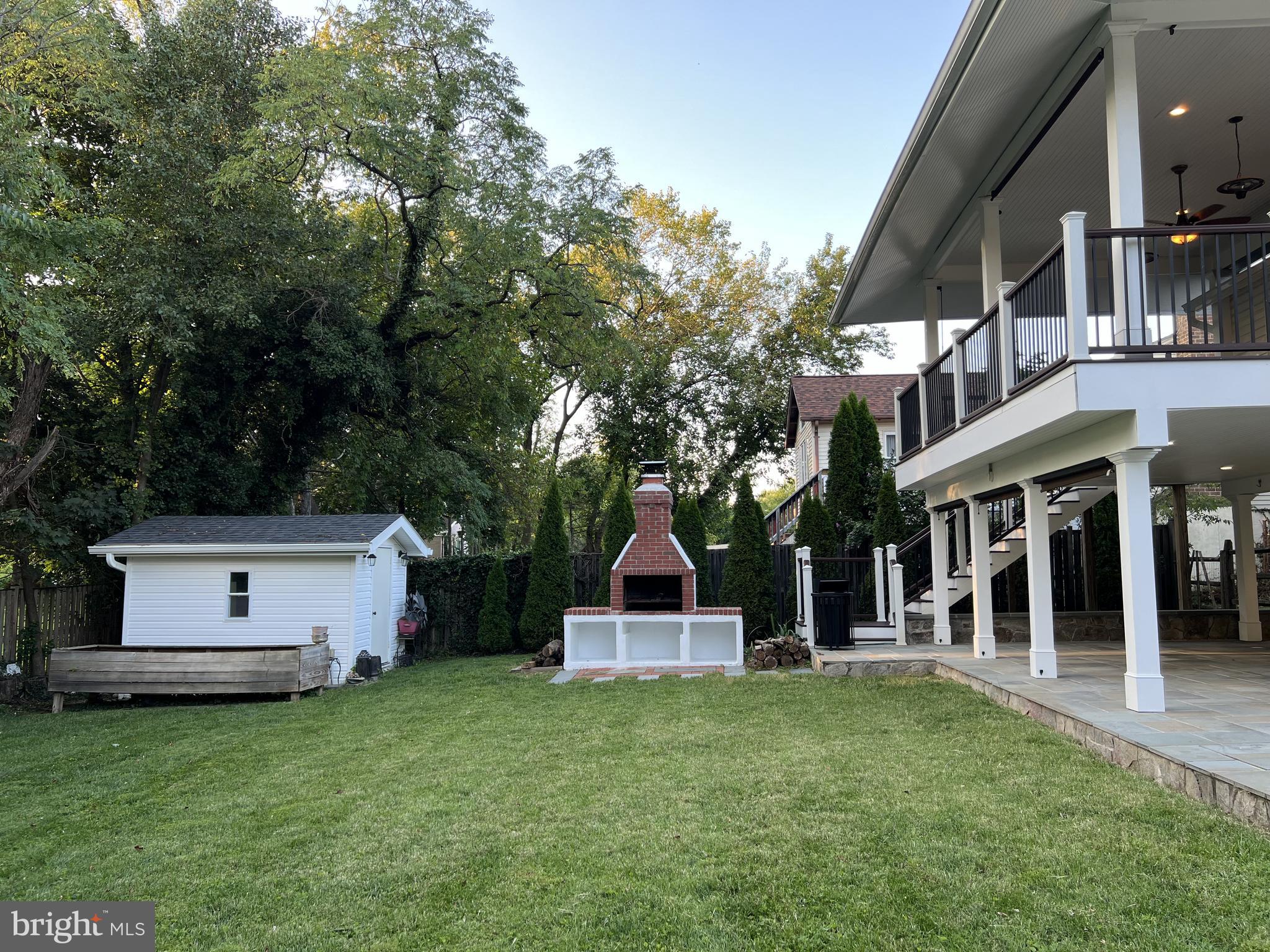 FLOWER HILL - Residential