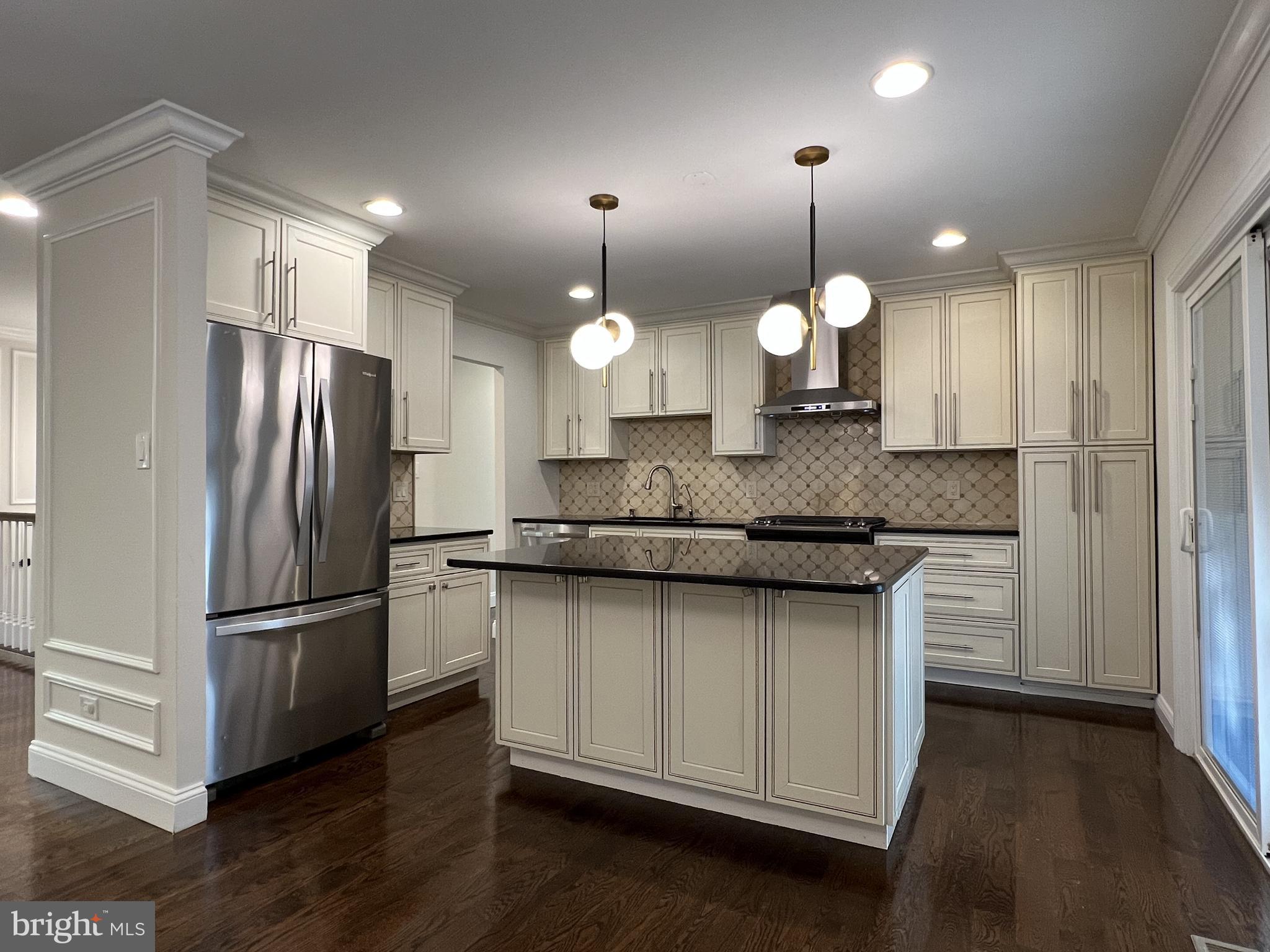 FLOWER HILL - Residential