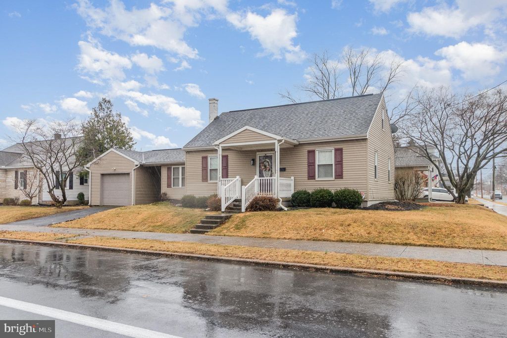 Photo of 80 N Laurel Street, MANHEIM, PA 17545 (MLS # PALA2065256)