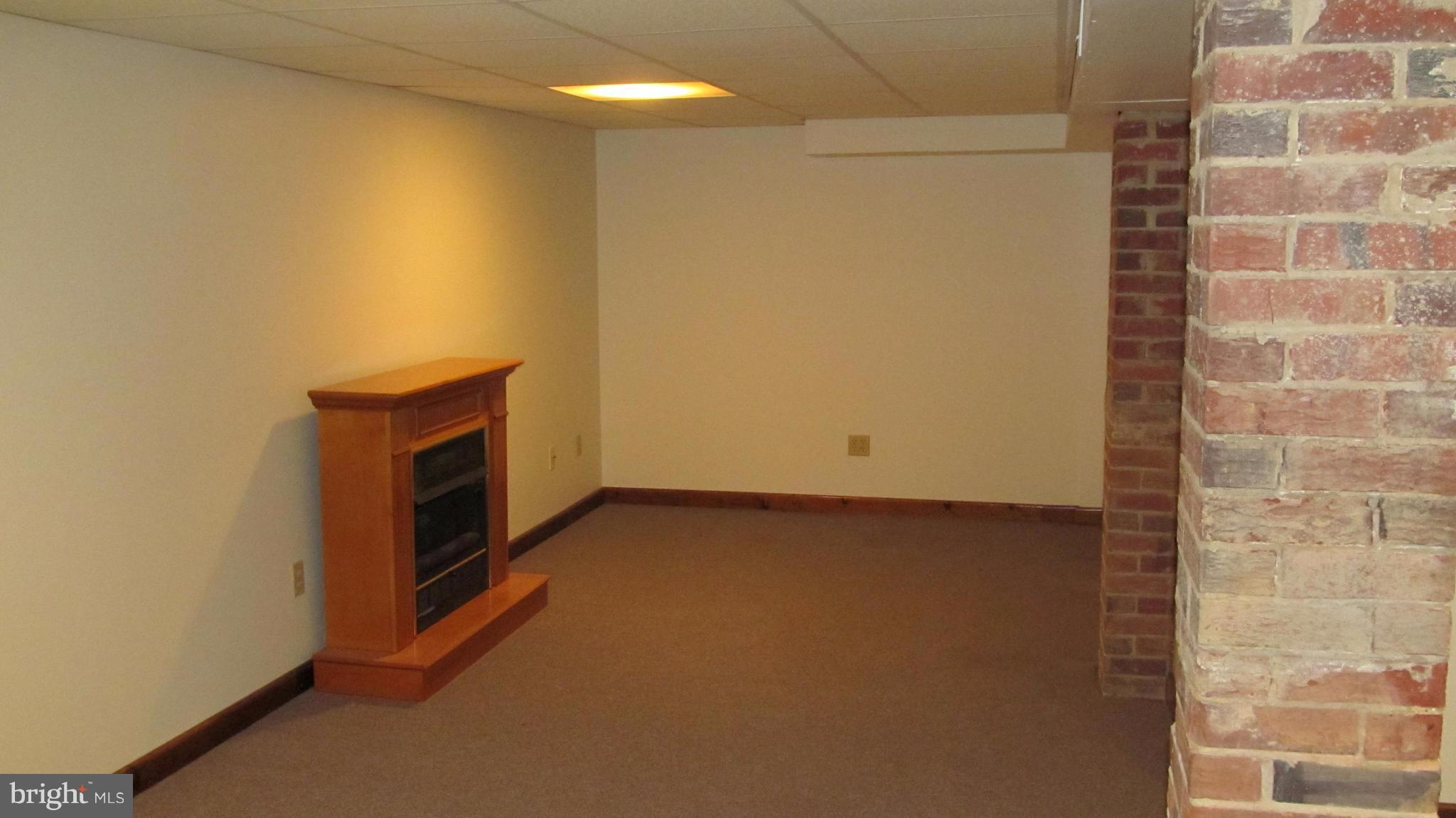 FRANKLIN PARK - Residential Lease