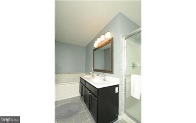 ASHBURN FARM - Residential Lease