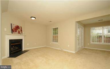 ASHBURN FARM - Residential Lease