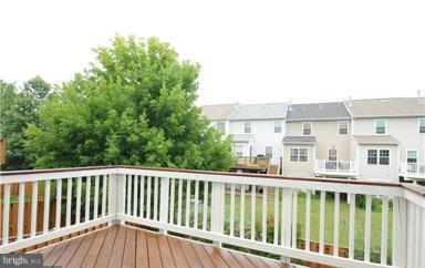 ASHBURN FARM - Residential Lease