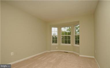 ASHBURN FARM - Residential Lease