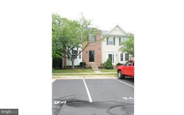 ASHBURN FARM - Residential Lease