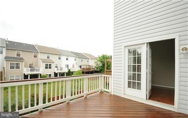 ASHBURN FARM - Residential Lease