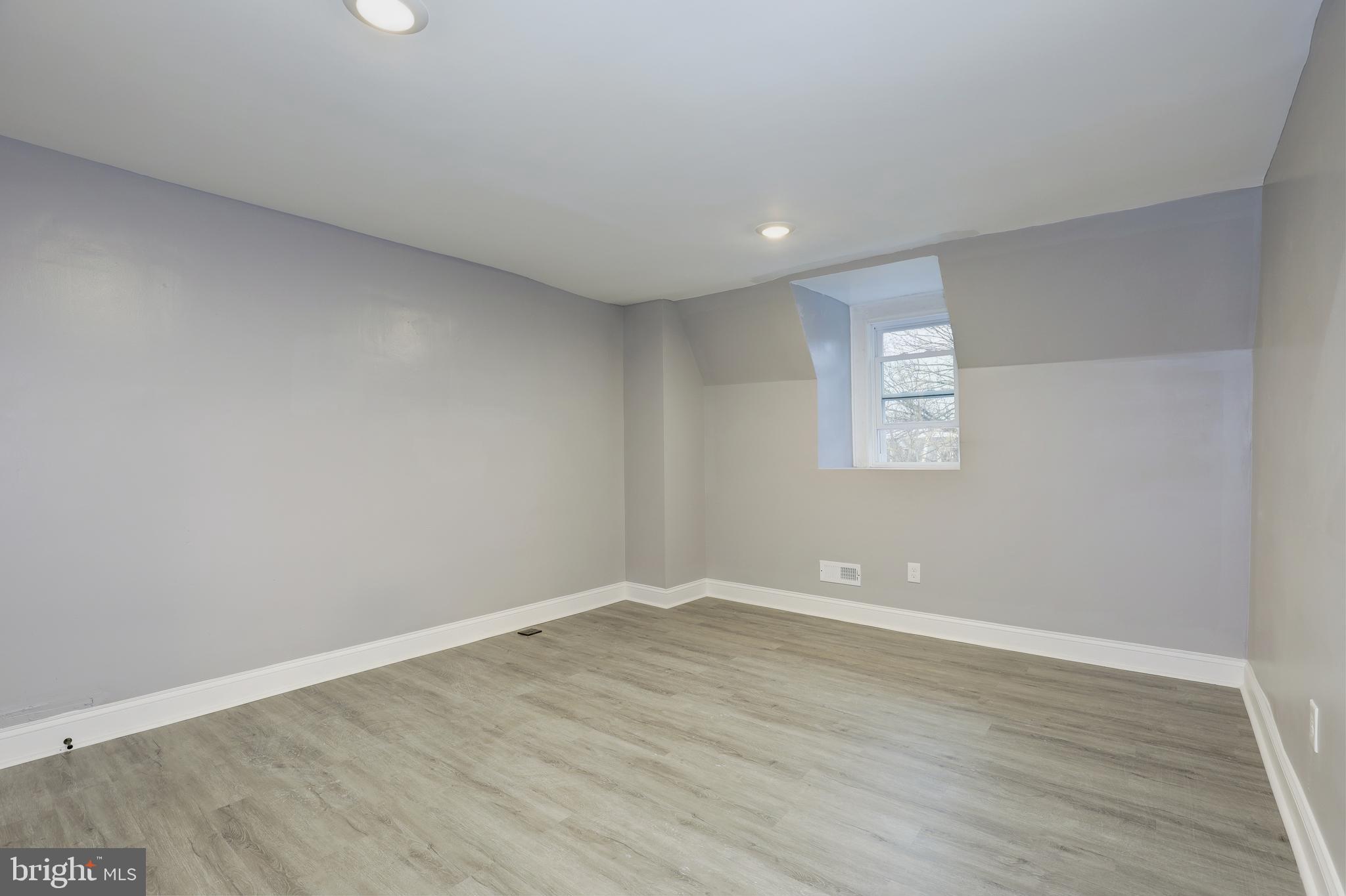 OAKENSHAWE - Residential