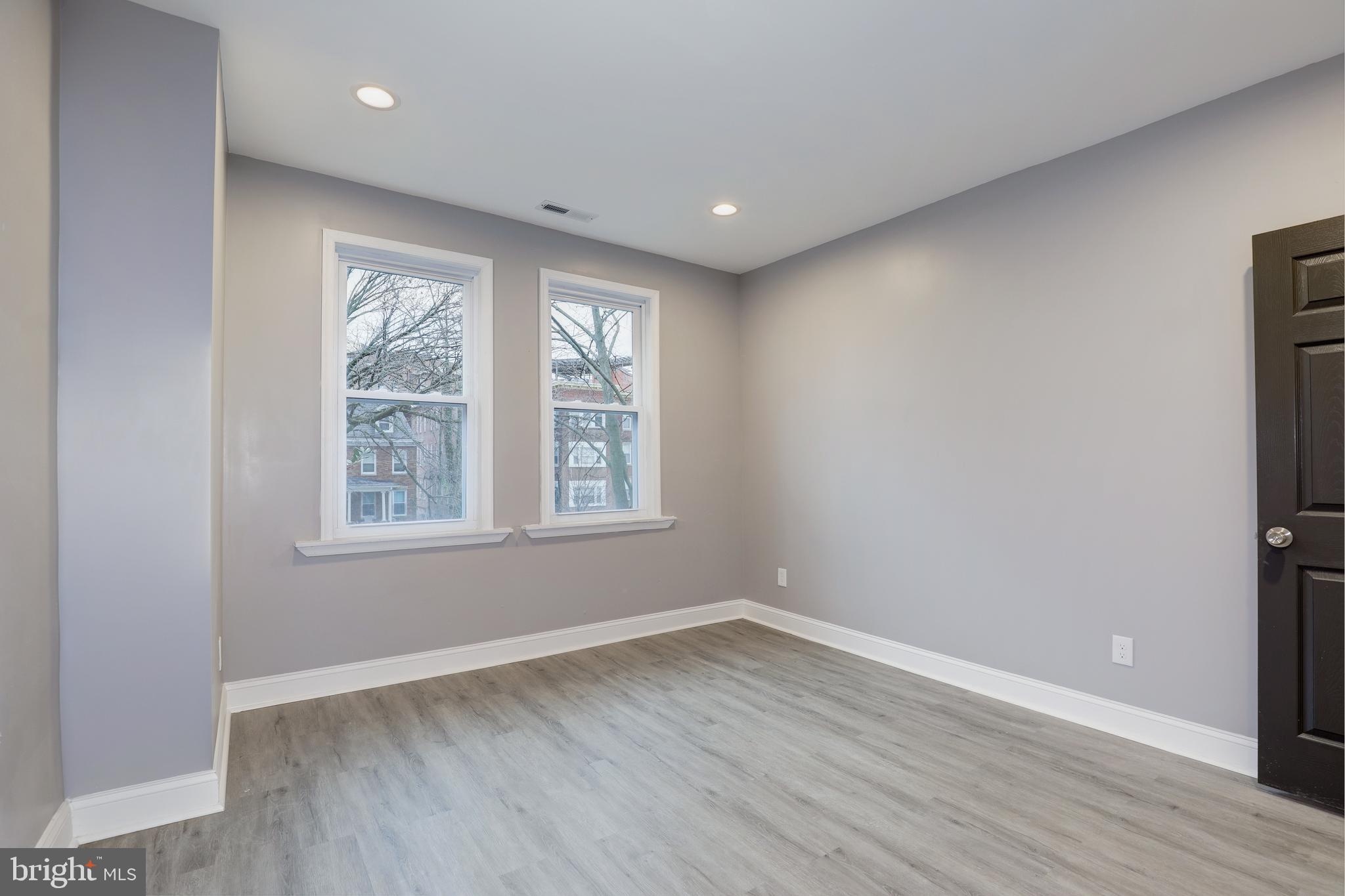 OAKENSHAWE - Residential