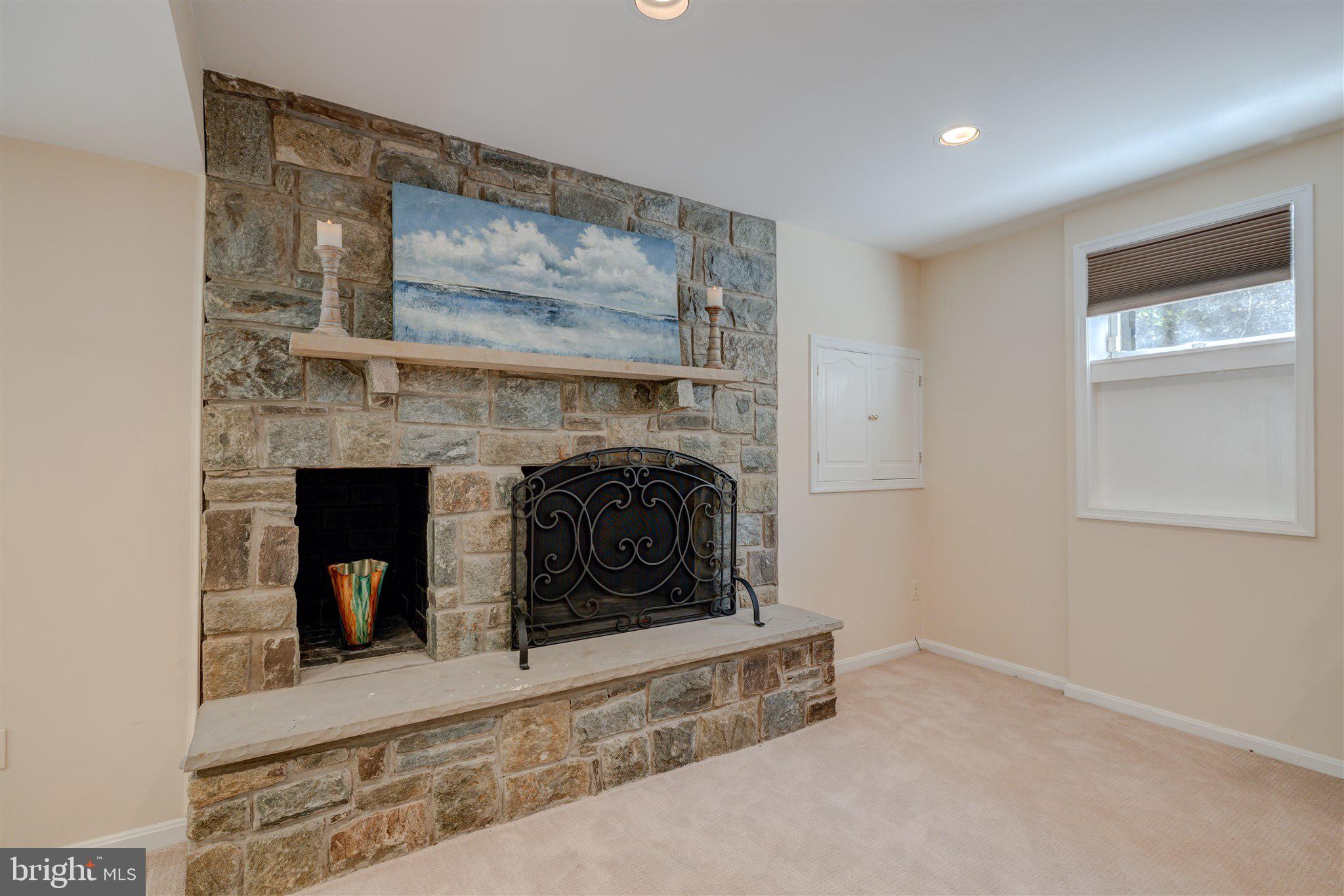 RIVER FALLS - Residential