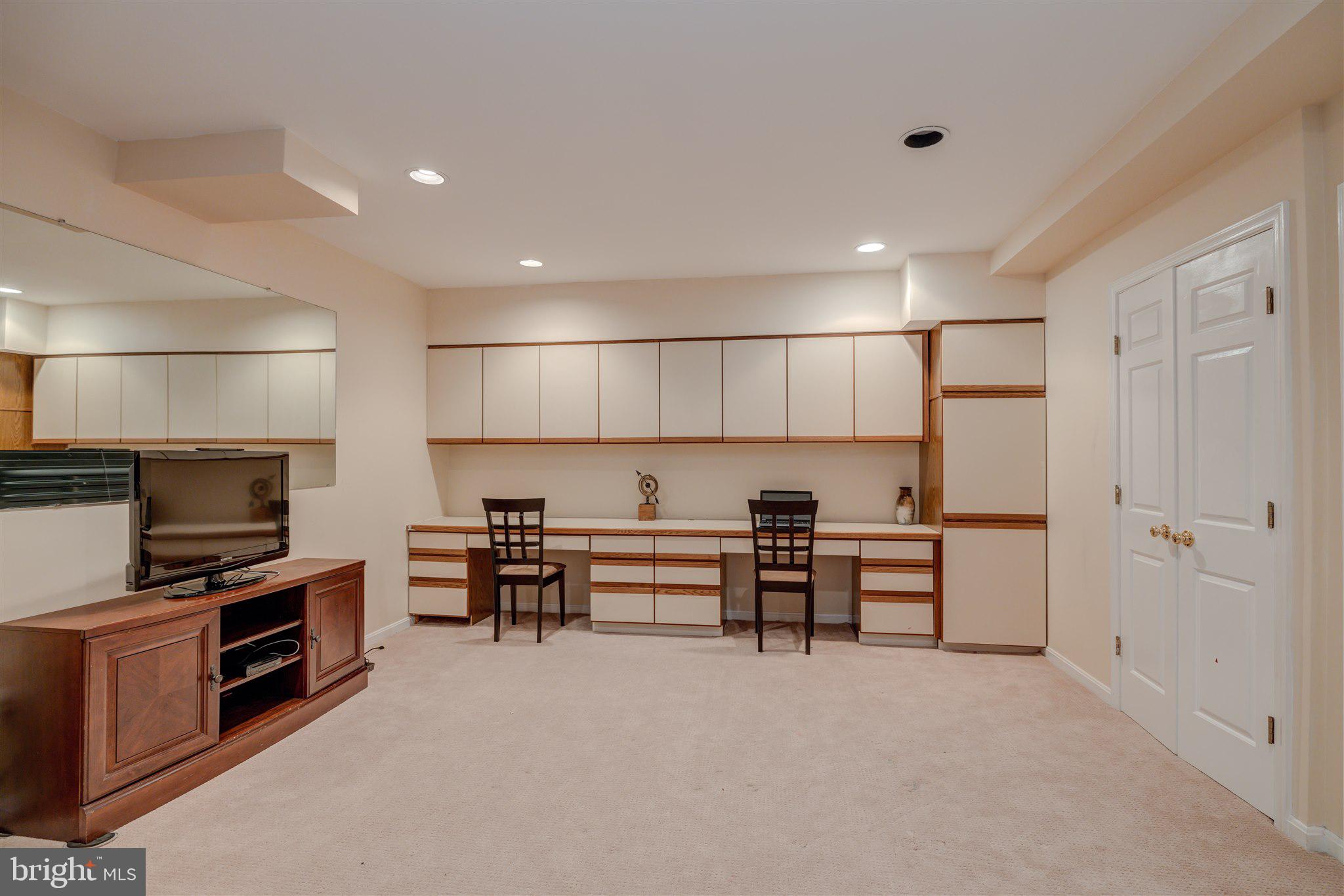 RIVER FALLS - Residential