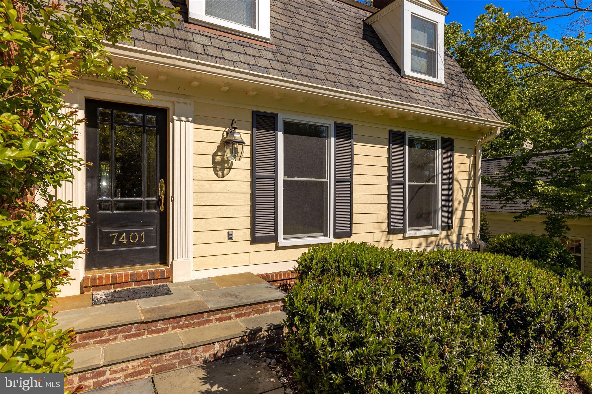 RIVER FALLS - Residential