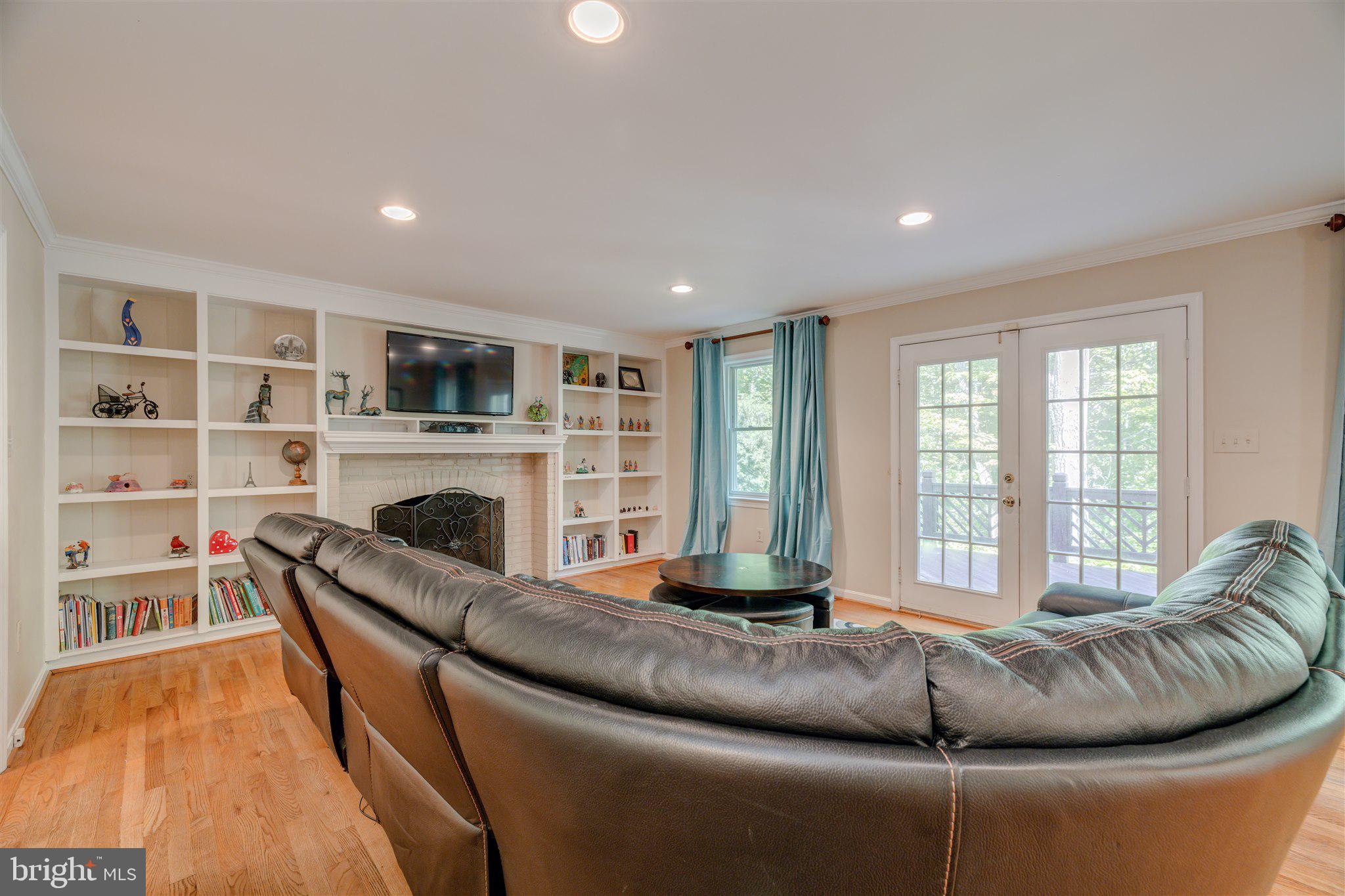 RIVER FALLS - Residential