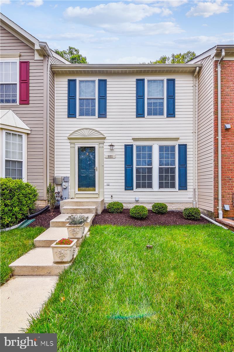 931 DEERBERRY COURT