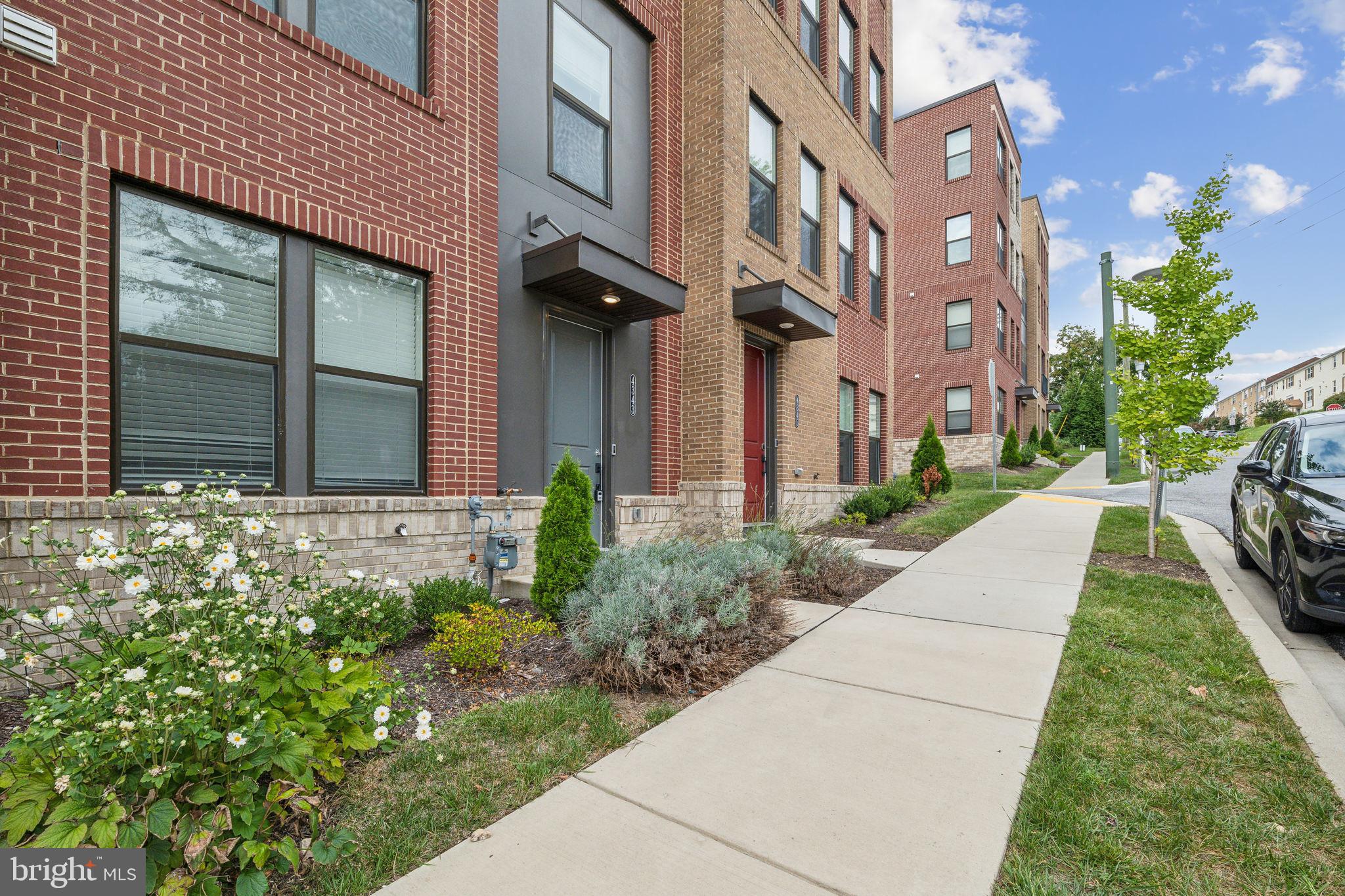 MEDFIELD - Residential