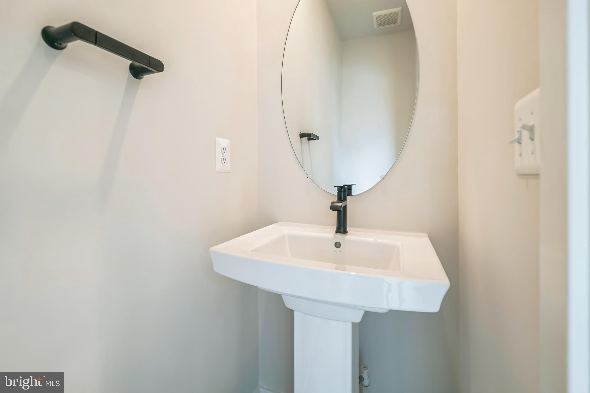 MEDFIELD - Residential