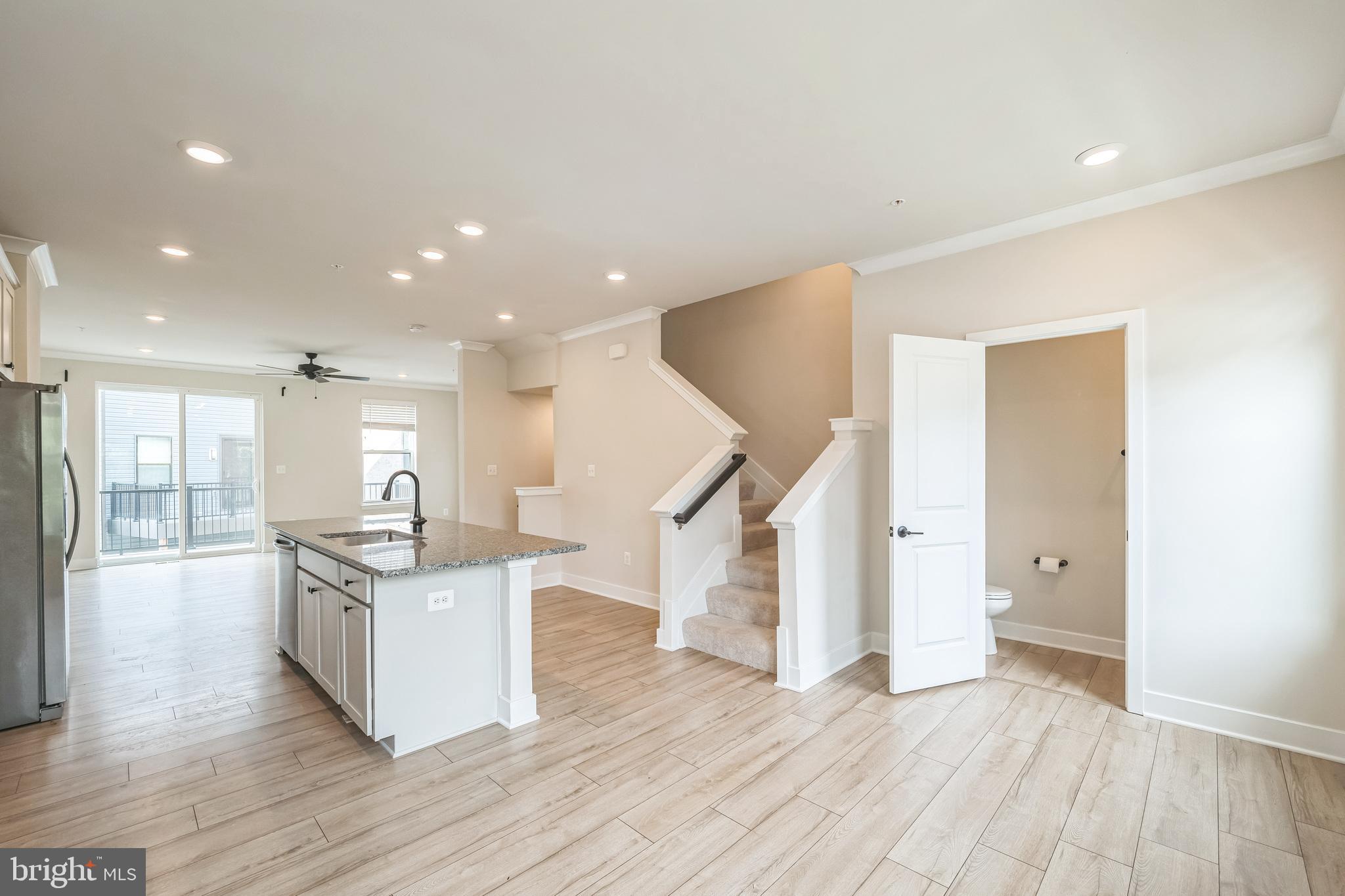 MEDFIELD - Residential