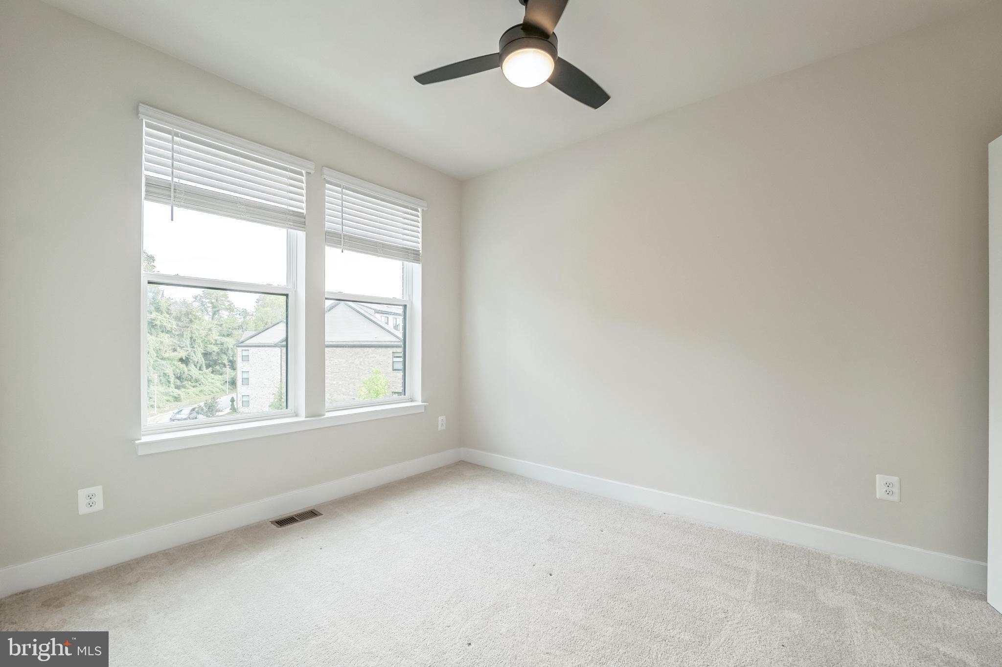 MEDFIELD - Residential