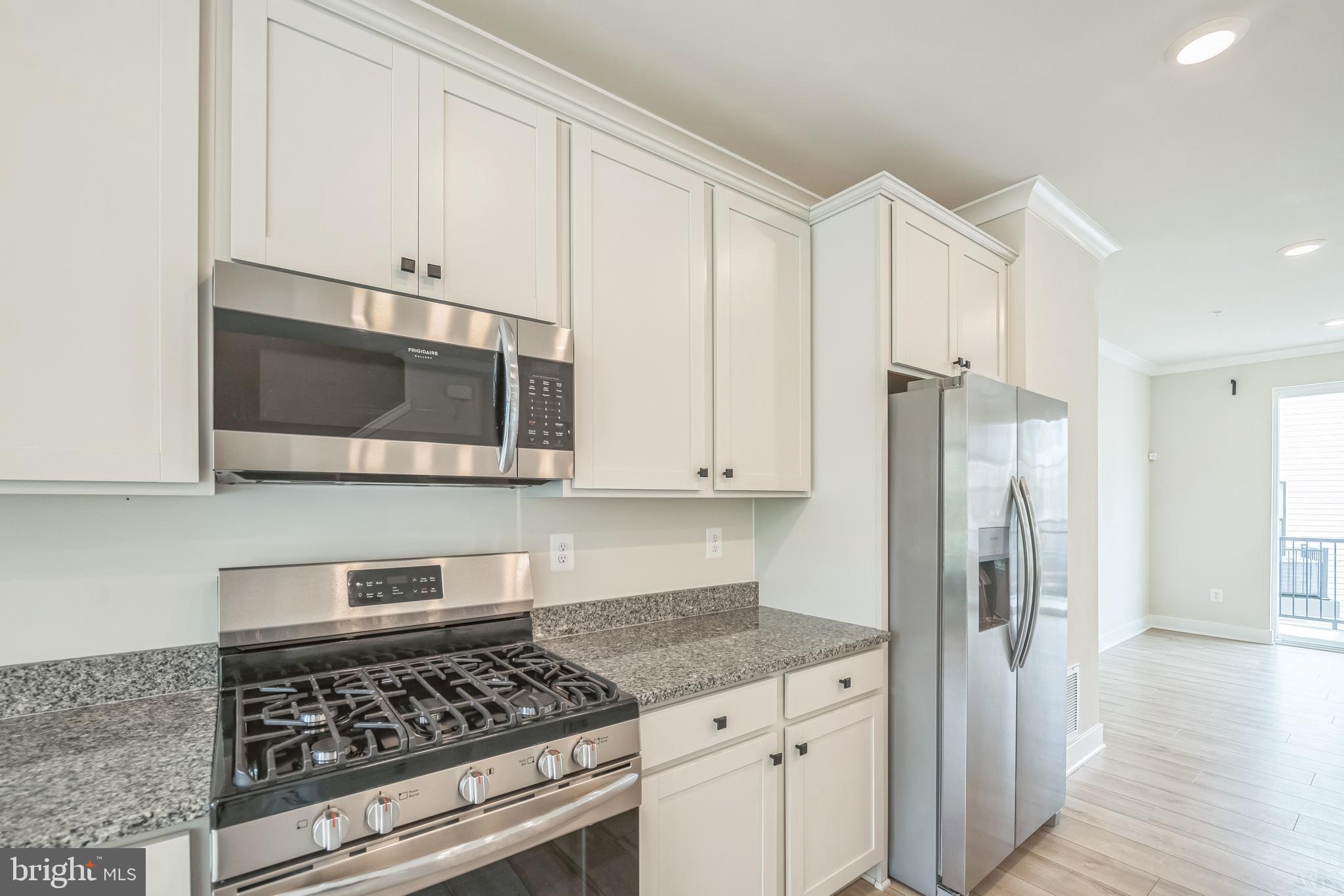 MEDFIELD - Residential