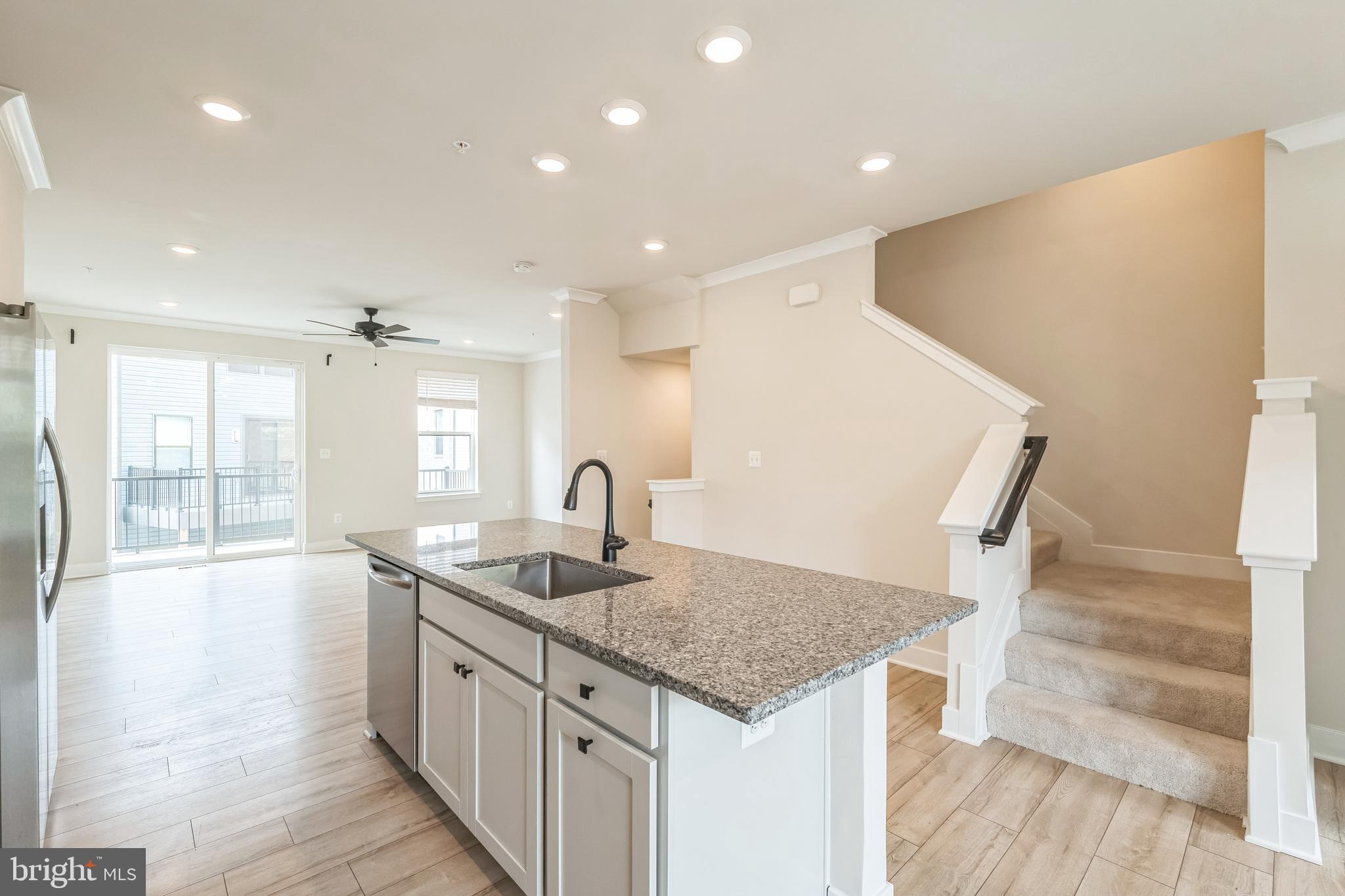 MEDFIELD - Residential