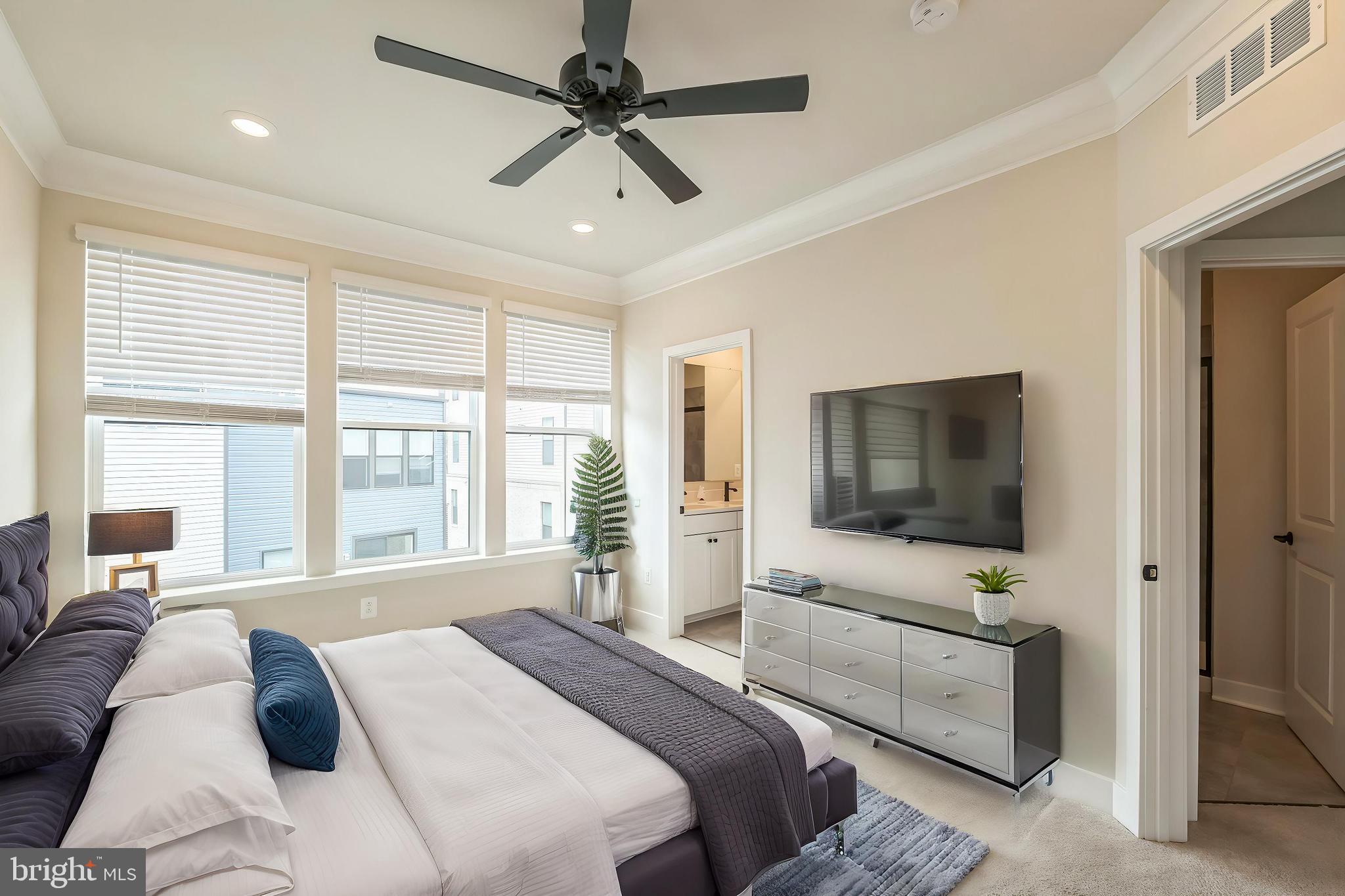 MEDFIELD - Residential