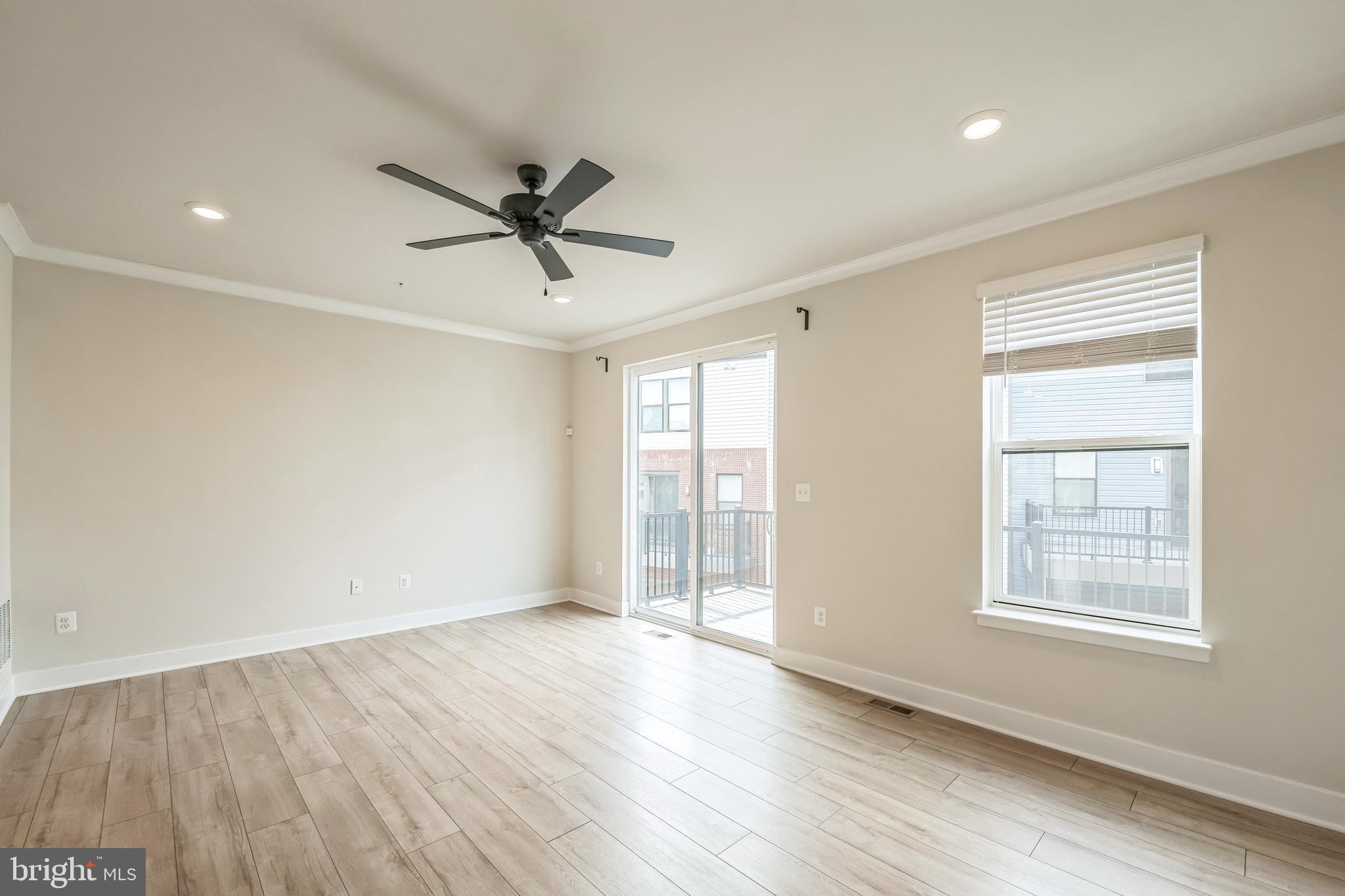 MEDFIELD - Residential