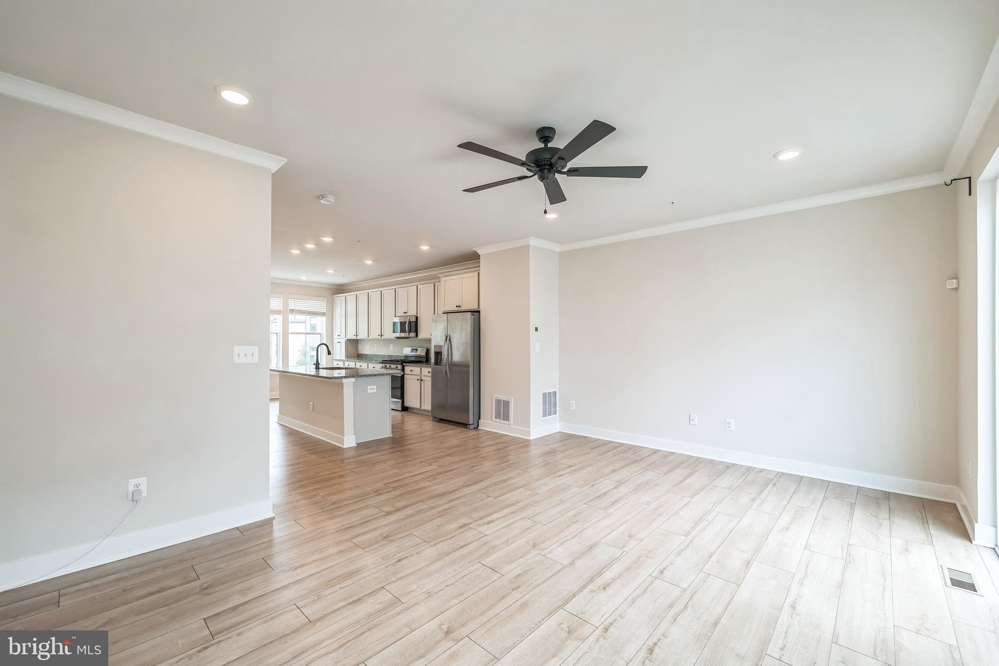 MEDFIELD - Residential