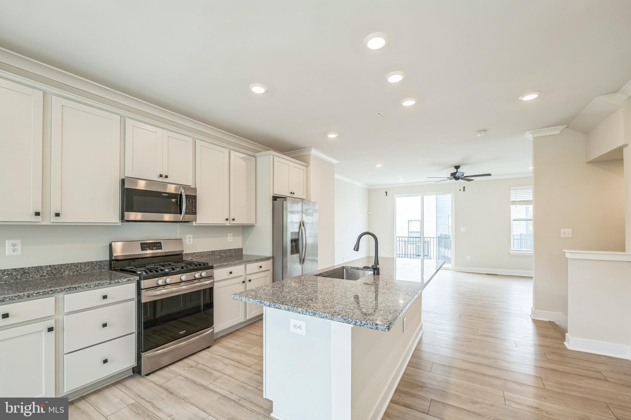 MEDFIELD - Residential