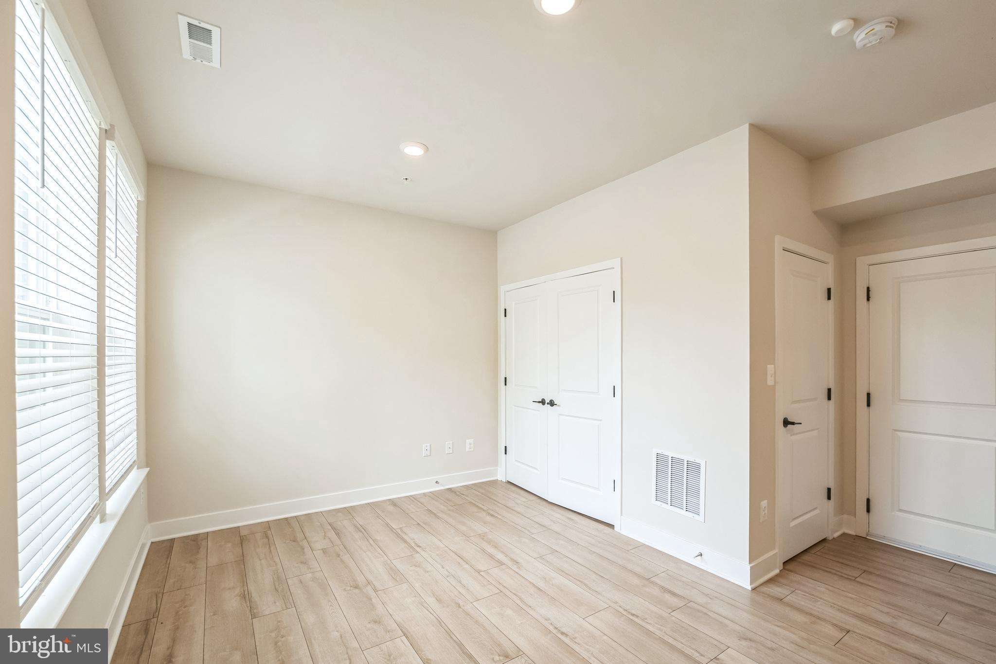 MEDFIELD - Residential