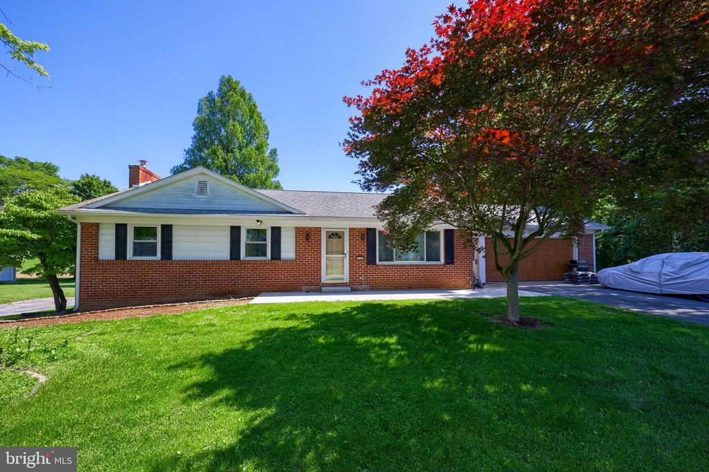 Photo of 339 Shetland Drive, LANCASTER, PA 17601 (MLS # PALA2070914)