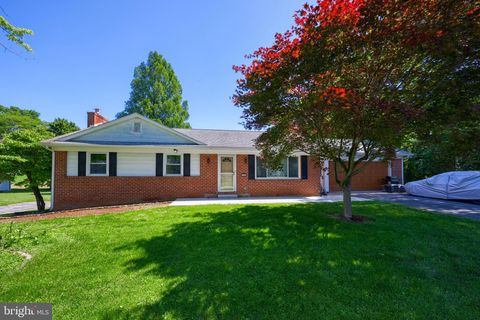 339 SHETLAND DRIVE LANCASTER PA 17601