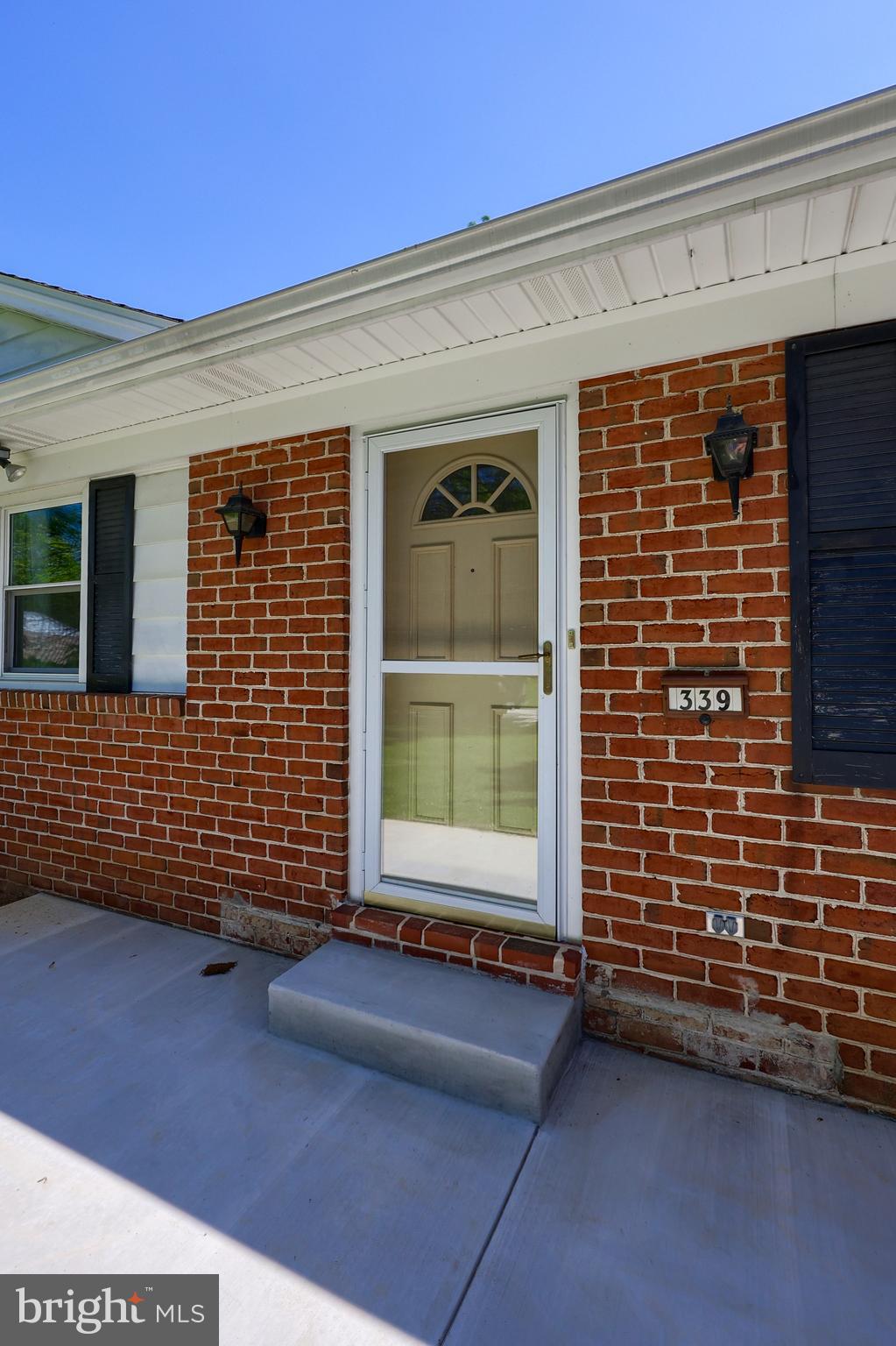 339 SHETLAND DRIVE