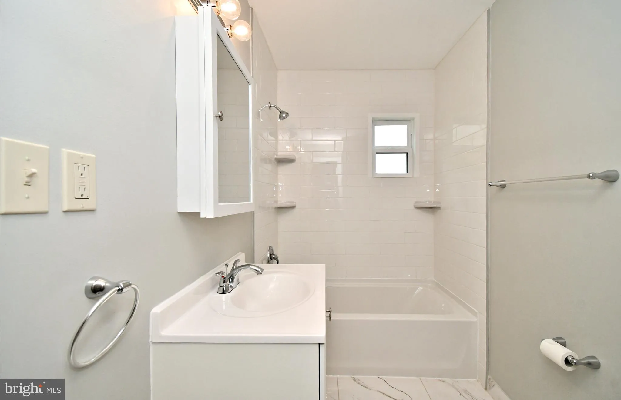 Abington, Pennsylvania 19001, United States, 4 Bedrooms Bedrooms, ,2 BathroomsBathrooms,Residential,Pending,113636