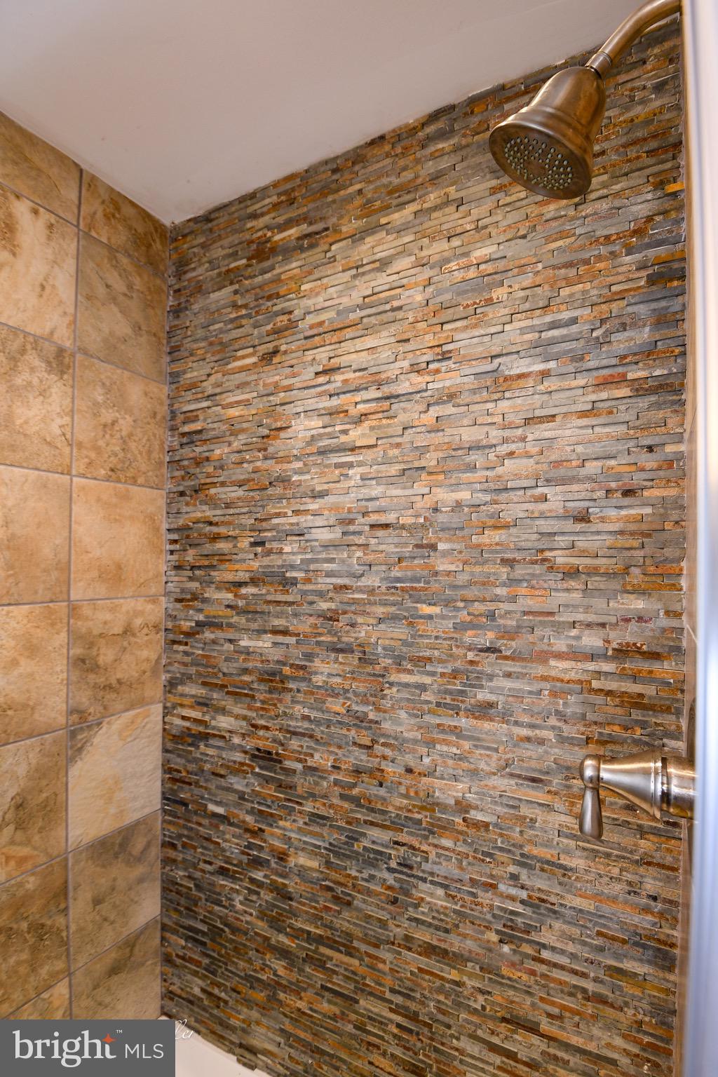 GLEN ARM - Residential