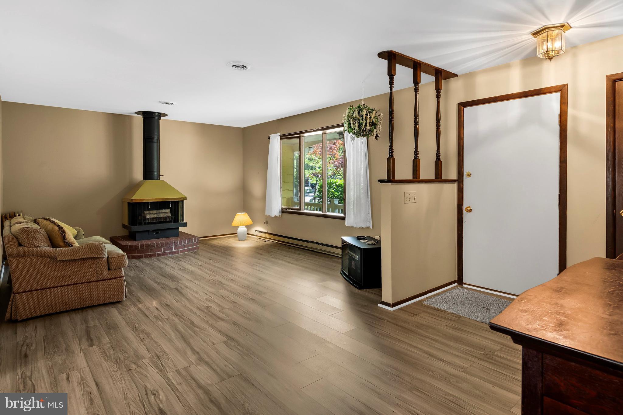 1 AVON LANE