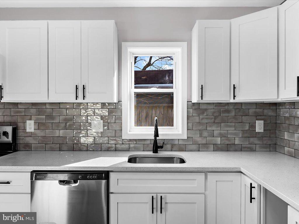 CEDARHURST ON THE BAY - Residential