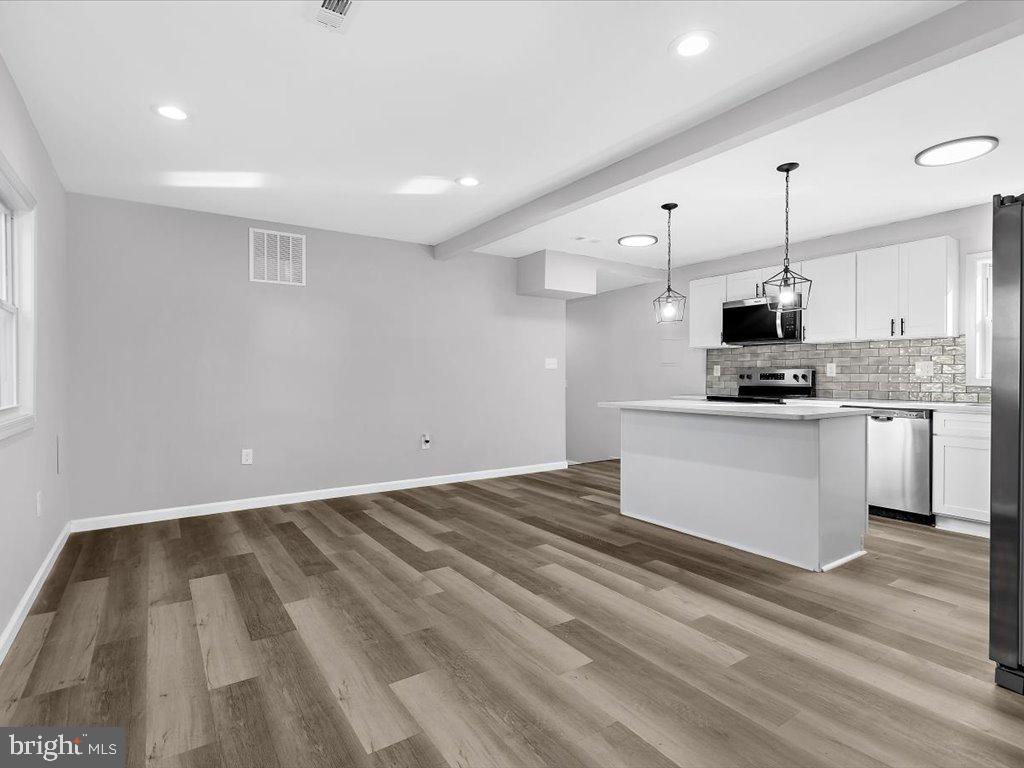 CEDARHURST ON THE BAY - Residential