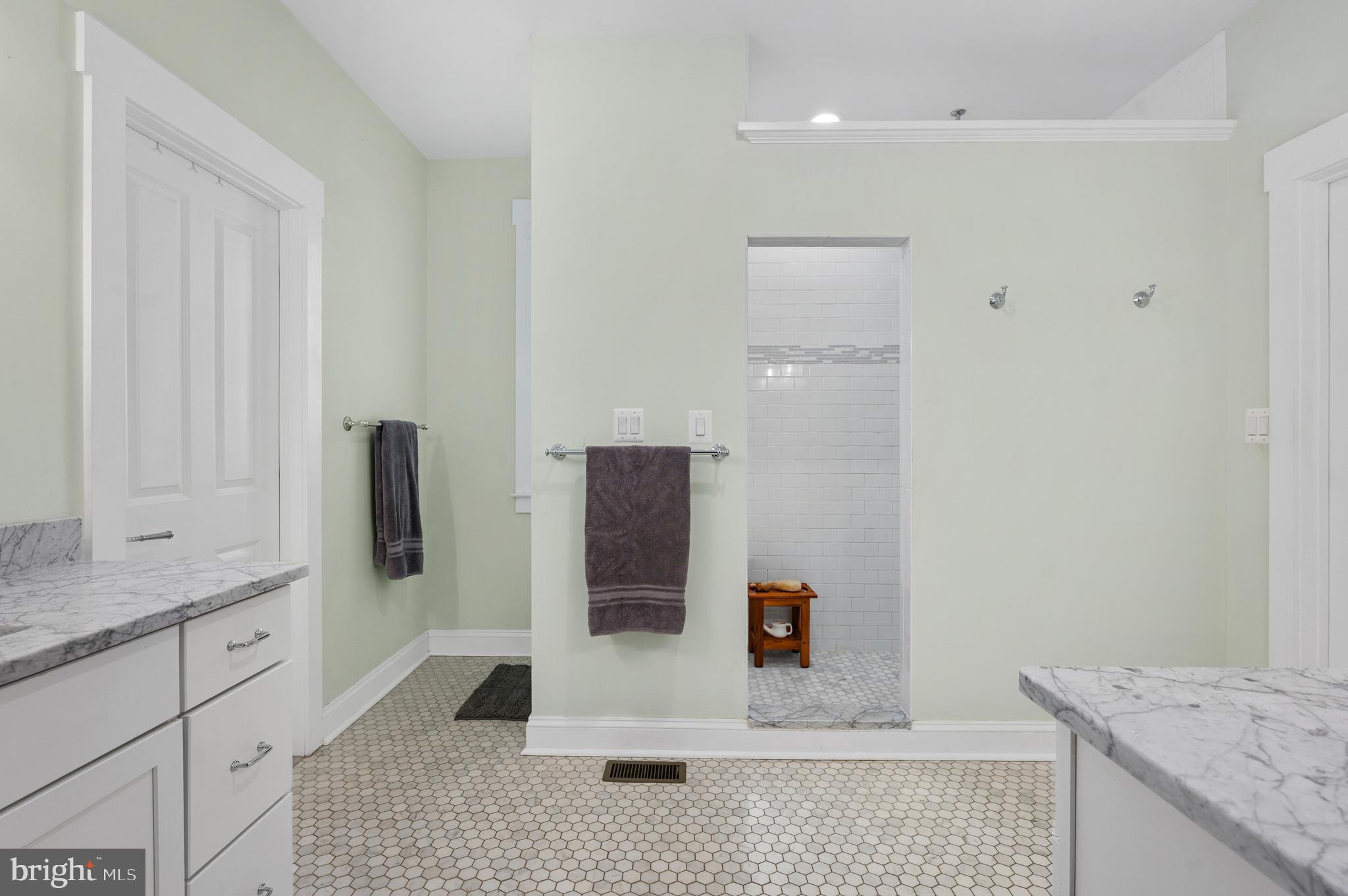 MEADOWLAND - Residential