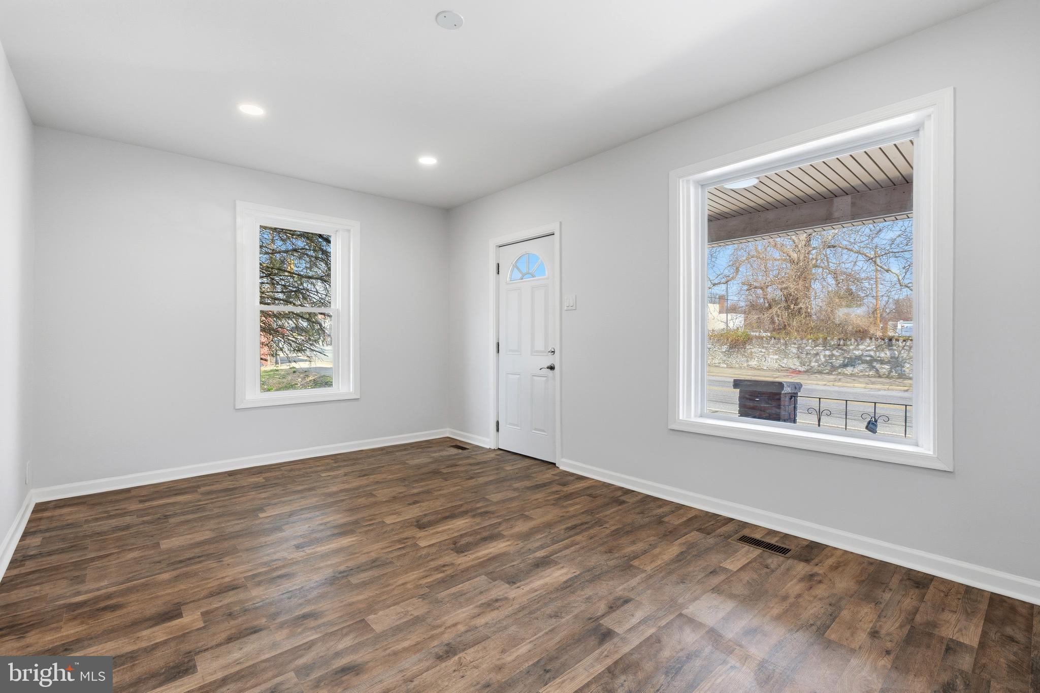 947 W WASHINGTON STREET