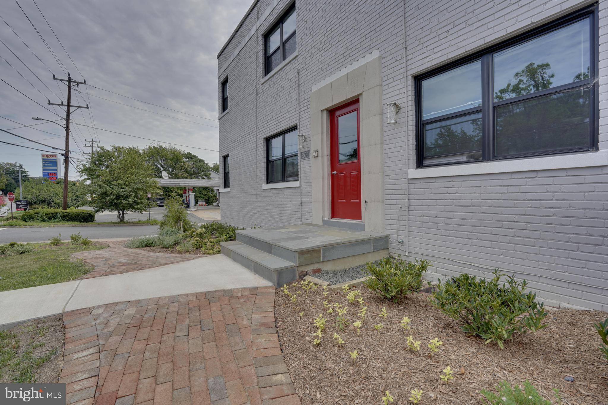 LYON VILLAGE - Residential Lease