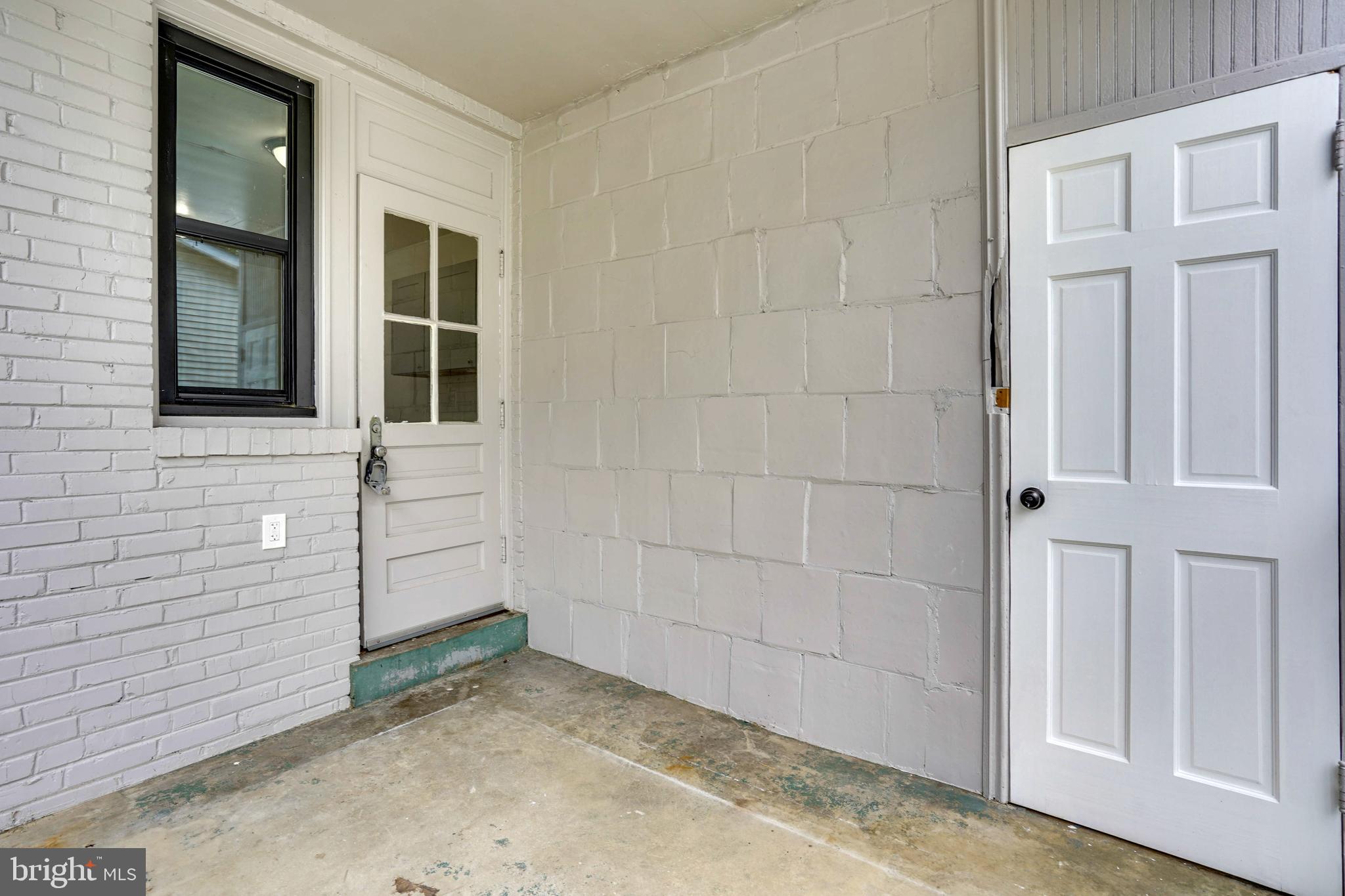 LYON VILLAGE - Residential Lease